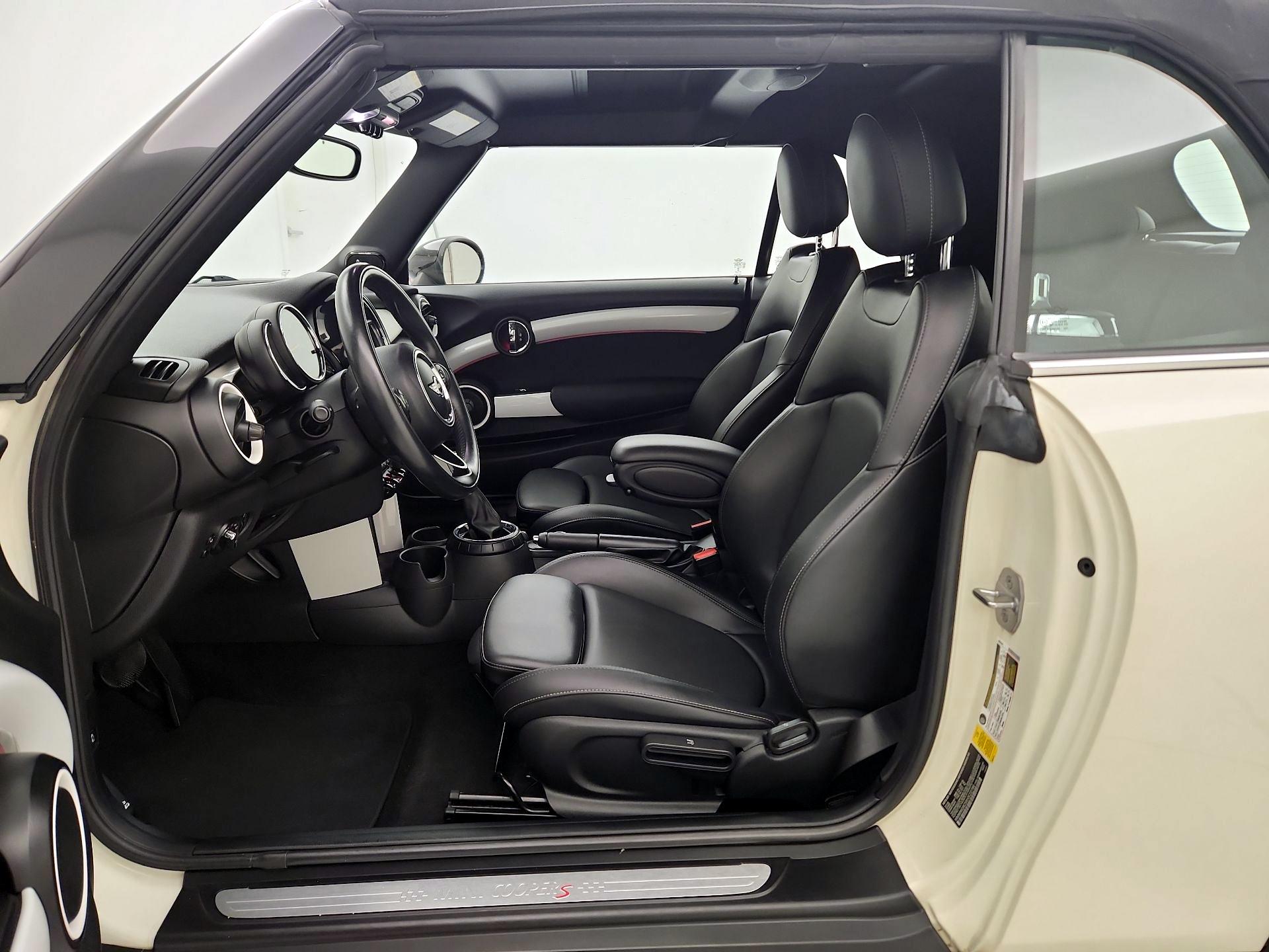 Thumbnail: 2017 MINI Cooper - 11