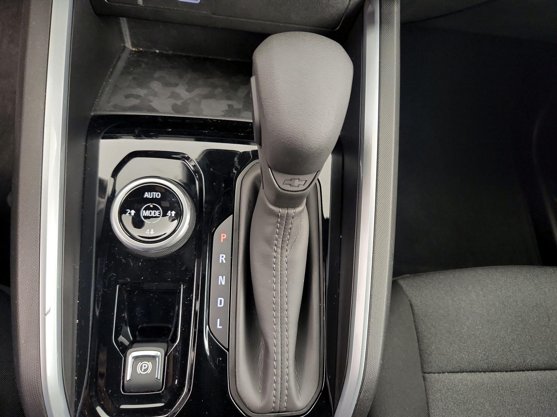 Thumbnail: 2024 Chevrolet Colorado - 18