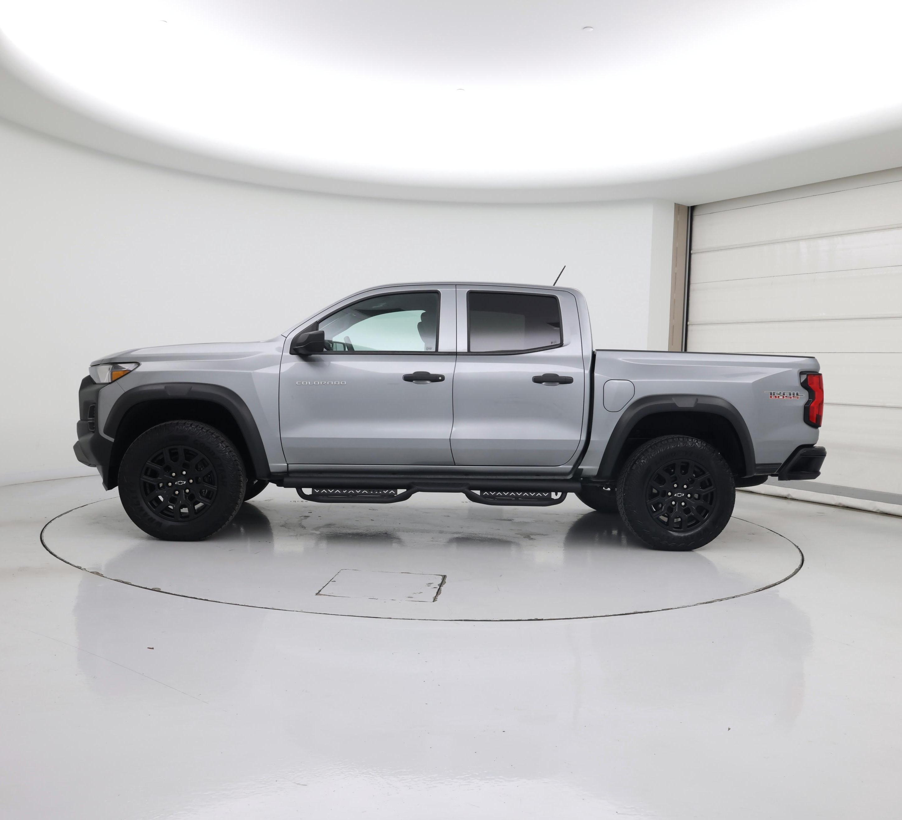 Thumbnail: 2024 Chevrolet Colorado - 3