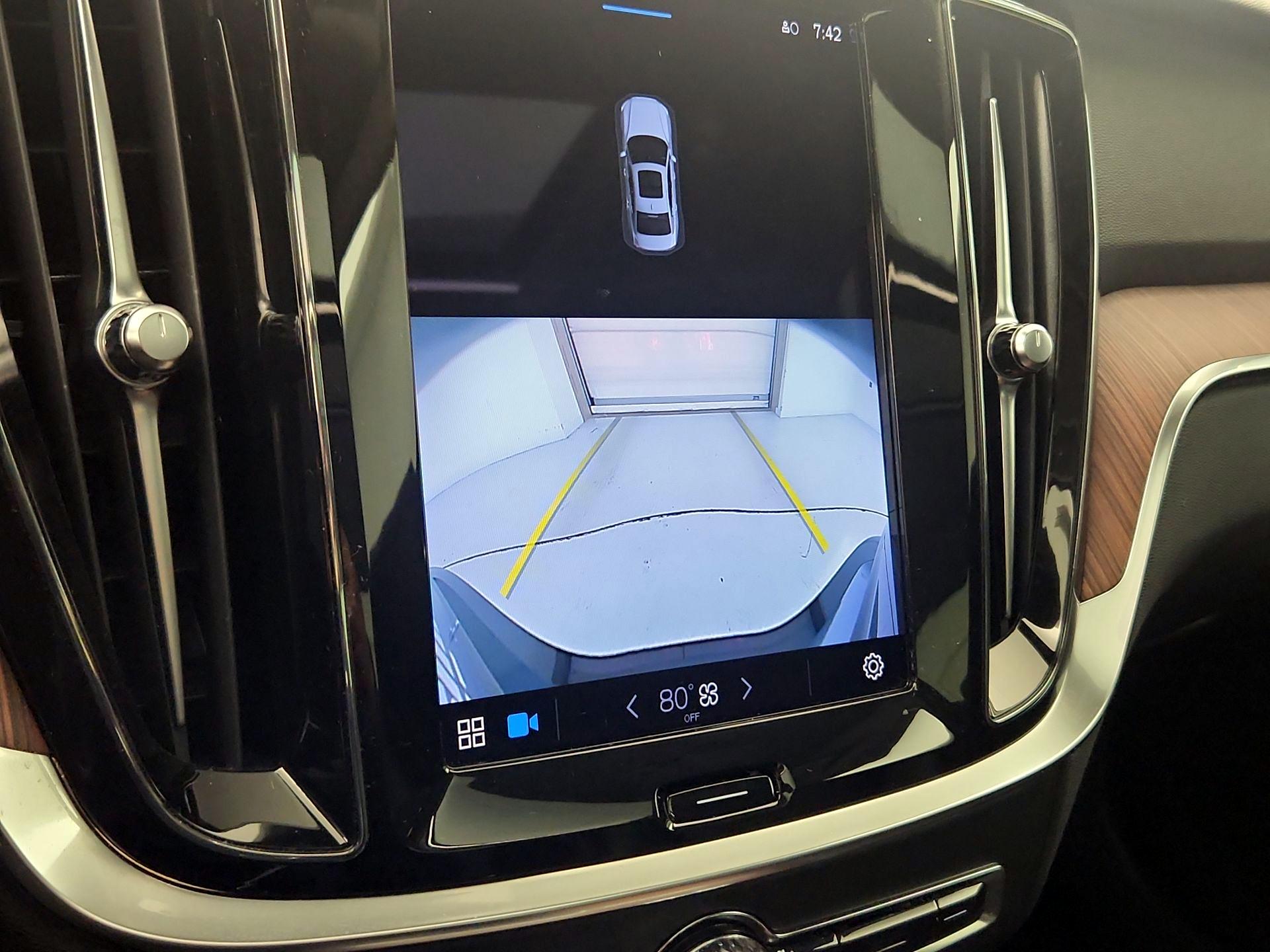 Thumbnail: 2023 Volvo S60 - 15