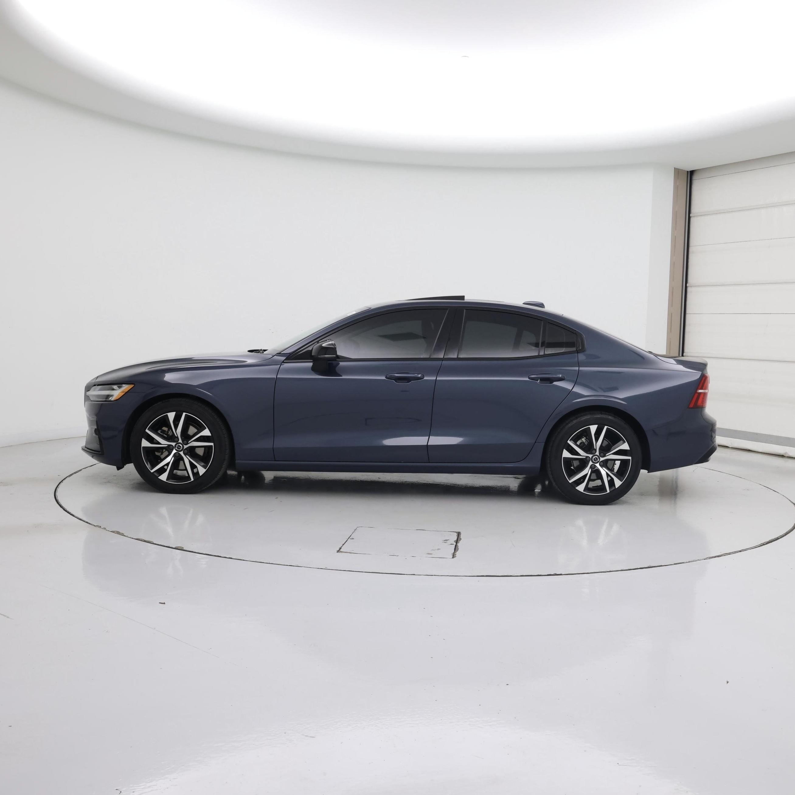 Thumbnail: 2023 Volvo S60 - 3