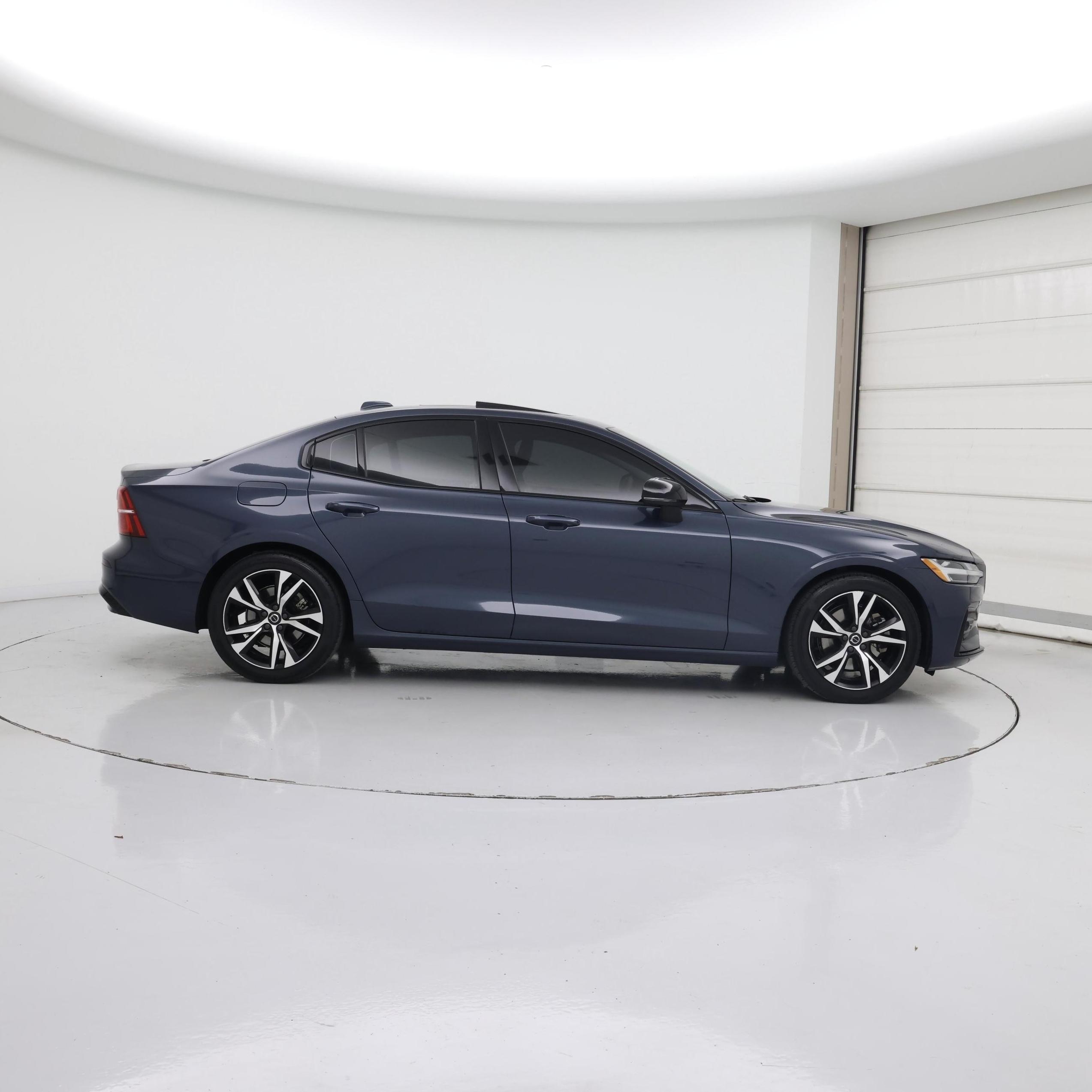 Thumbnail: 2023 Volvo S60 - 7