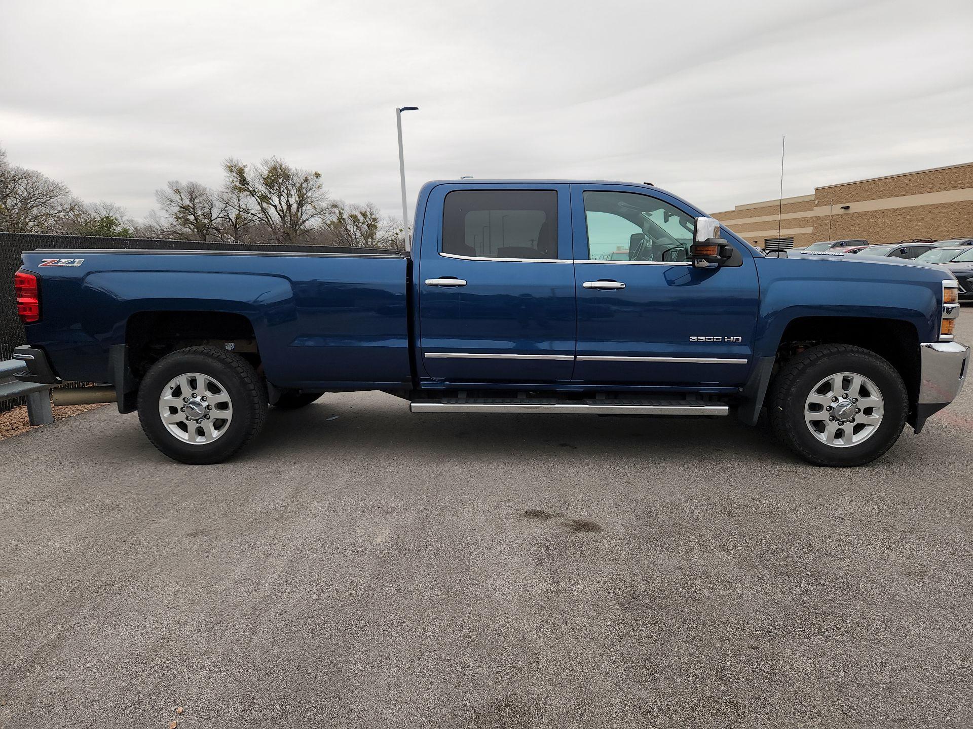 Thumbnail: 2015 Chevrolet Silverado 3500 - 4