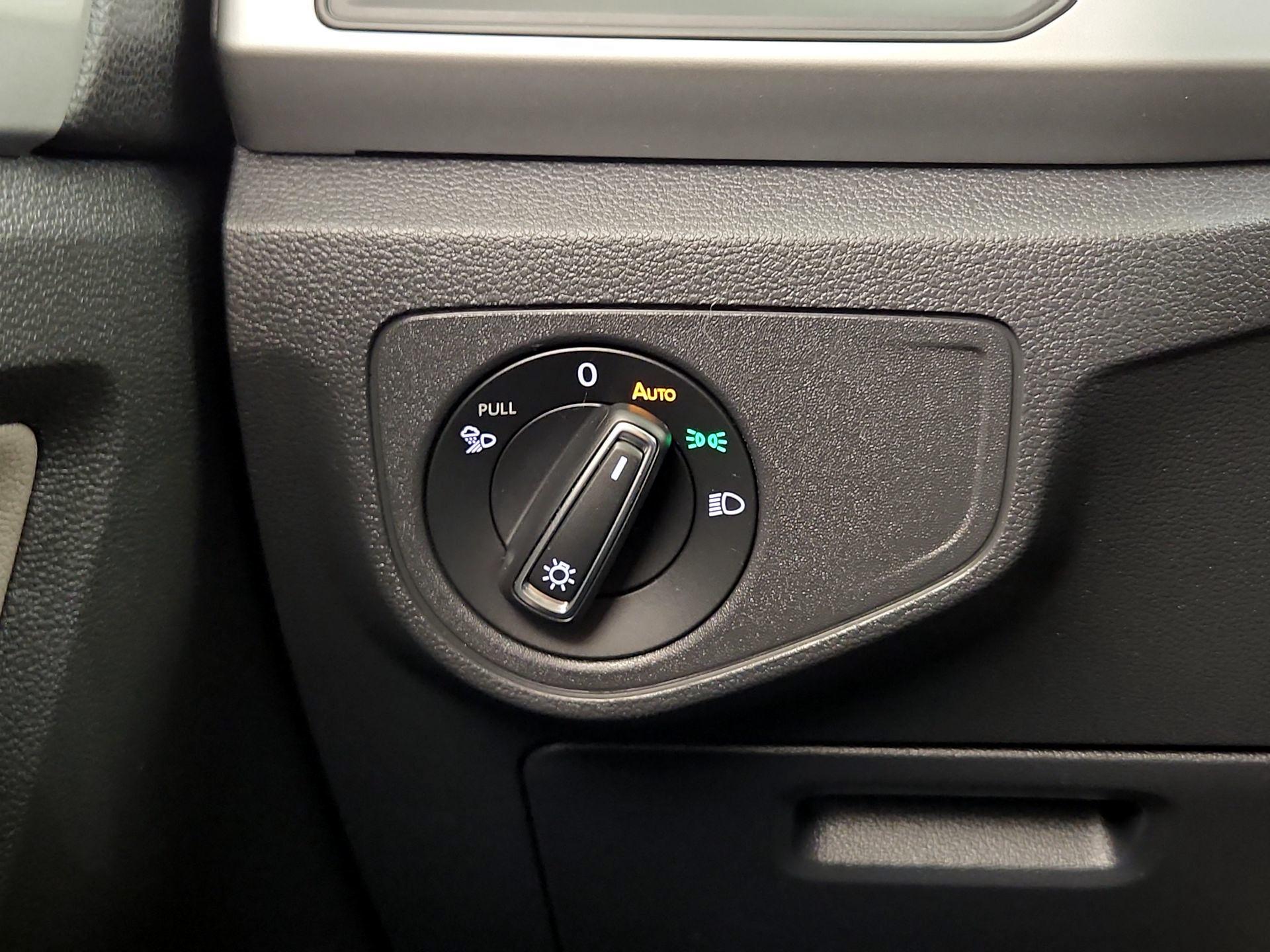 Thumbnail: 2021 Volkswagen Atlas - 13