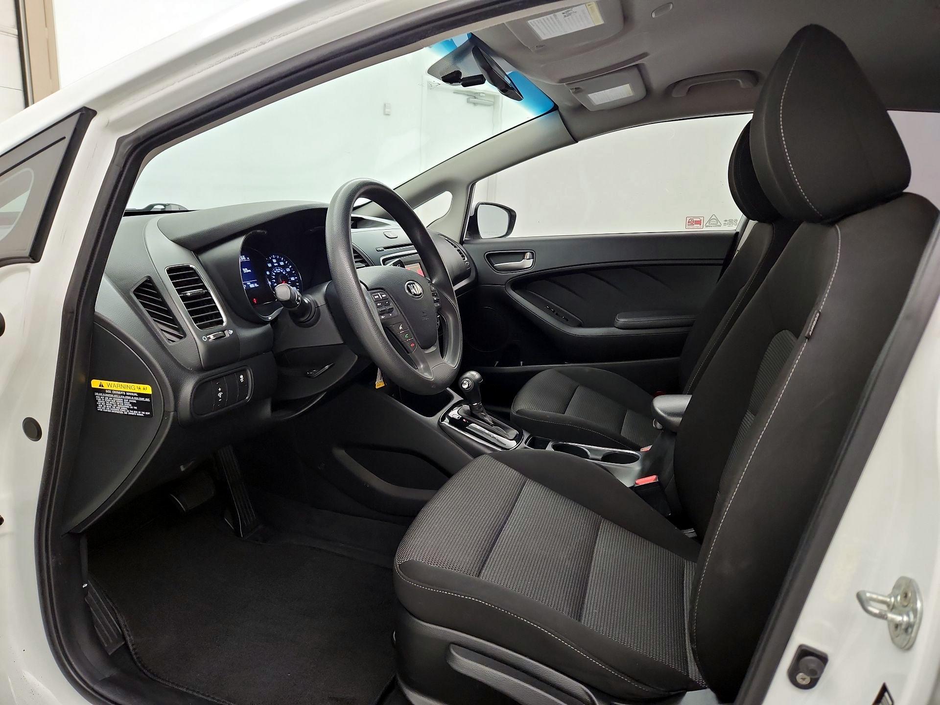 Thumbnail: 2018 Kia Forte - 11