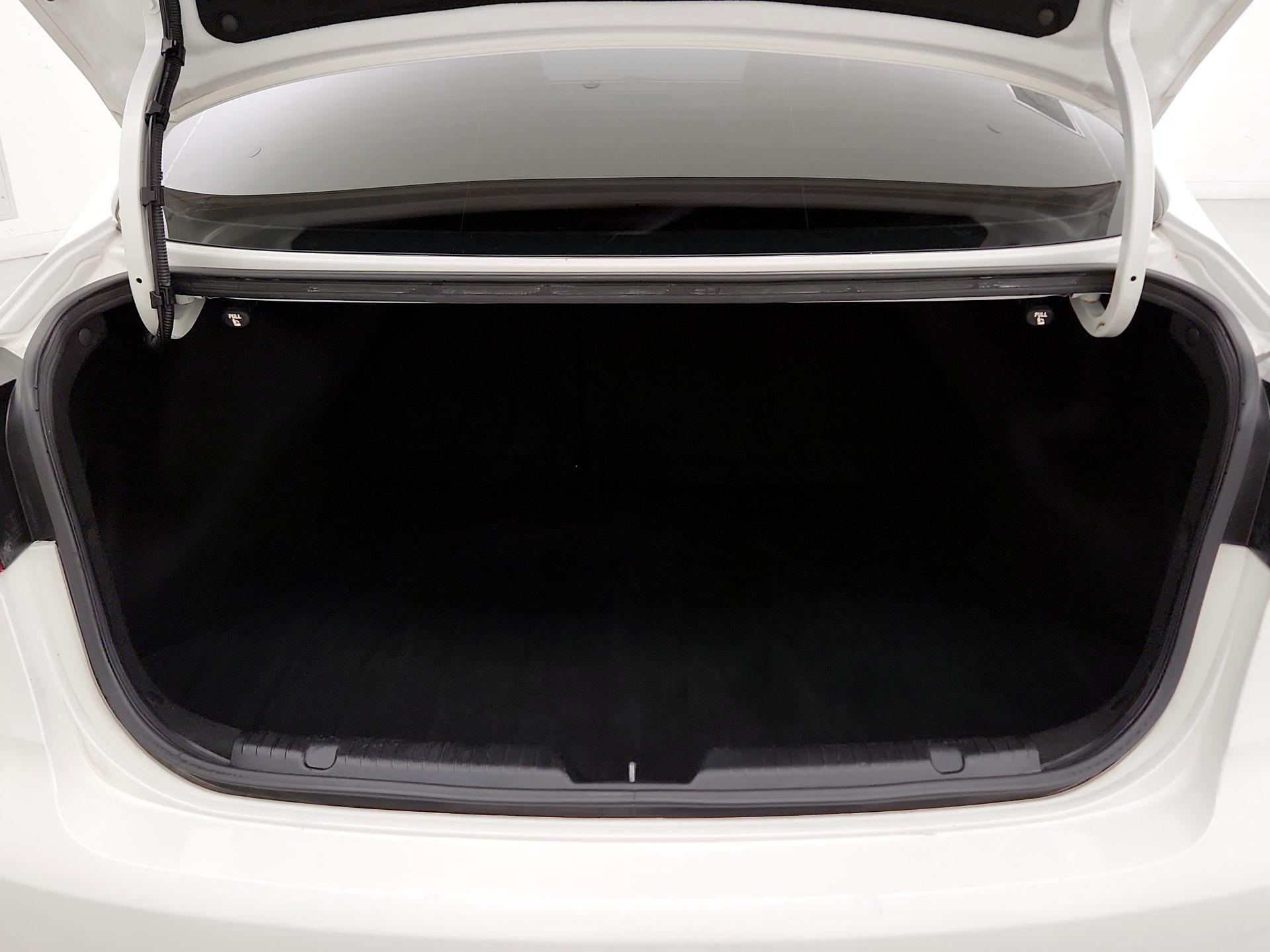 Thumbnail: 2018 Kia Forte - 19