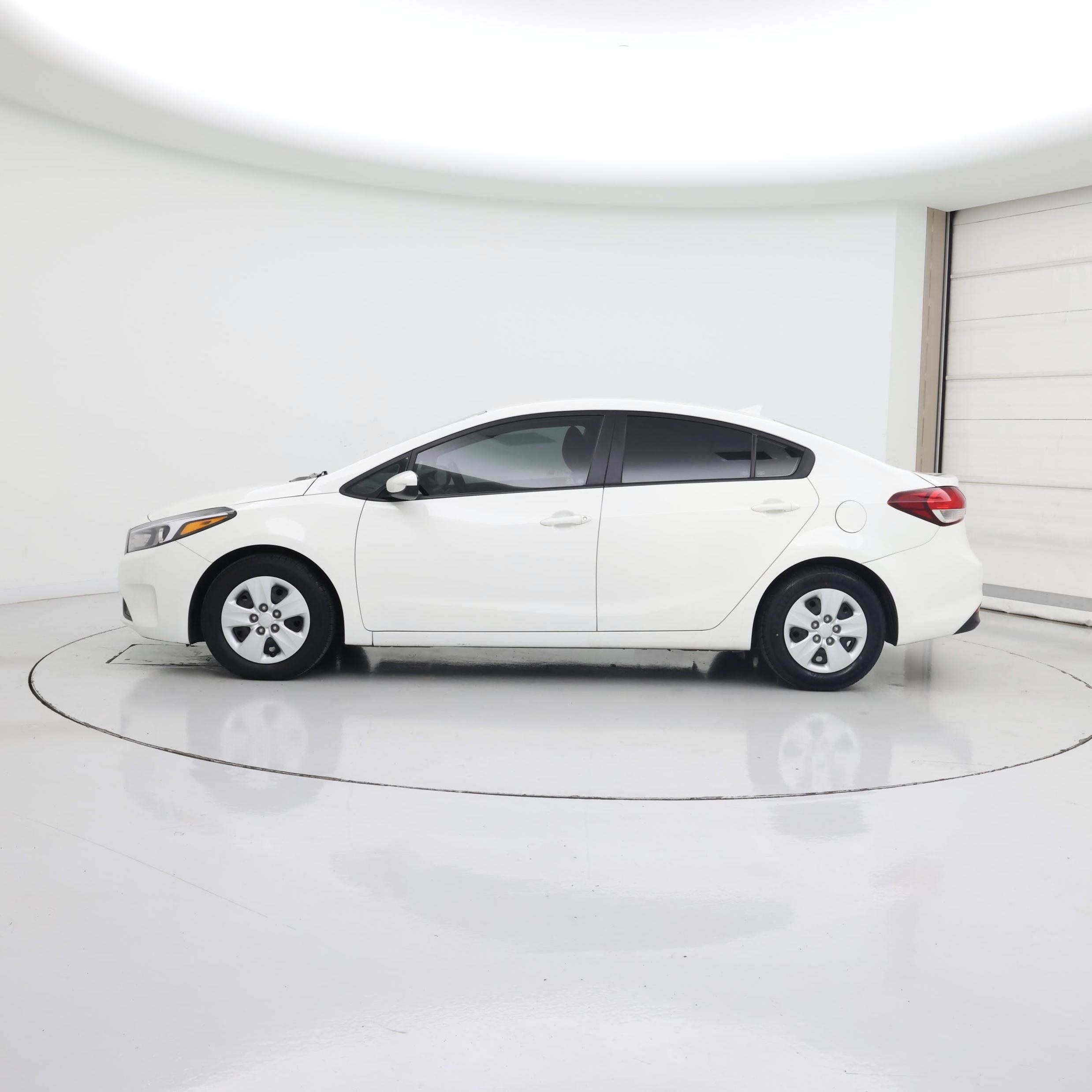 Thumbnail: 2018 Kia Forte - 3