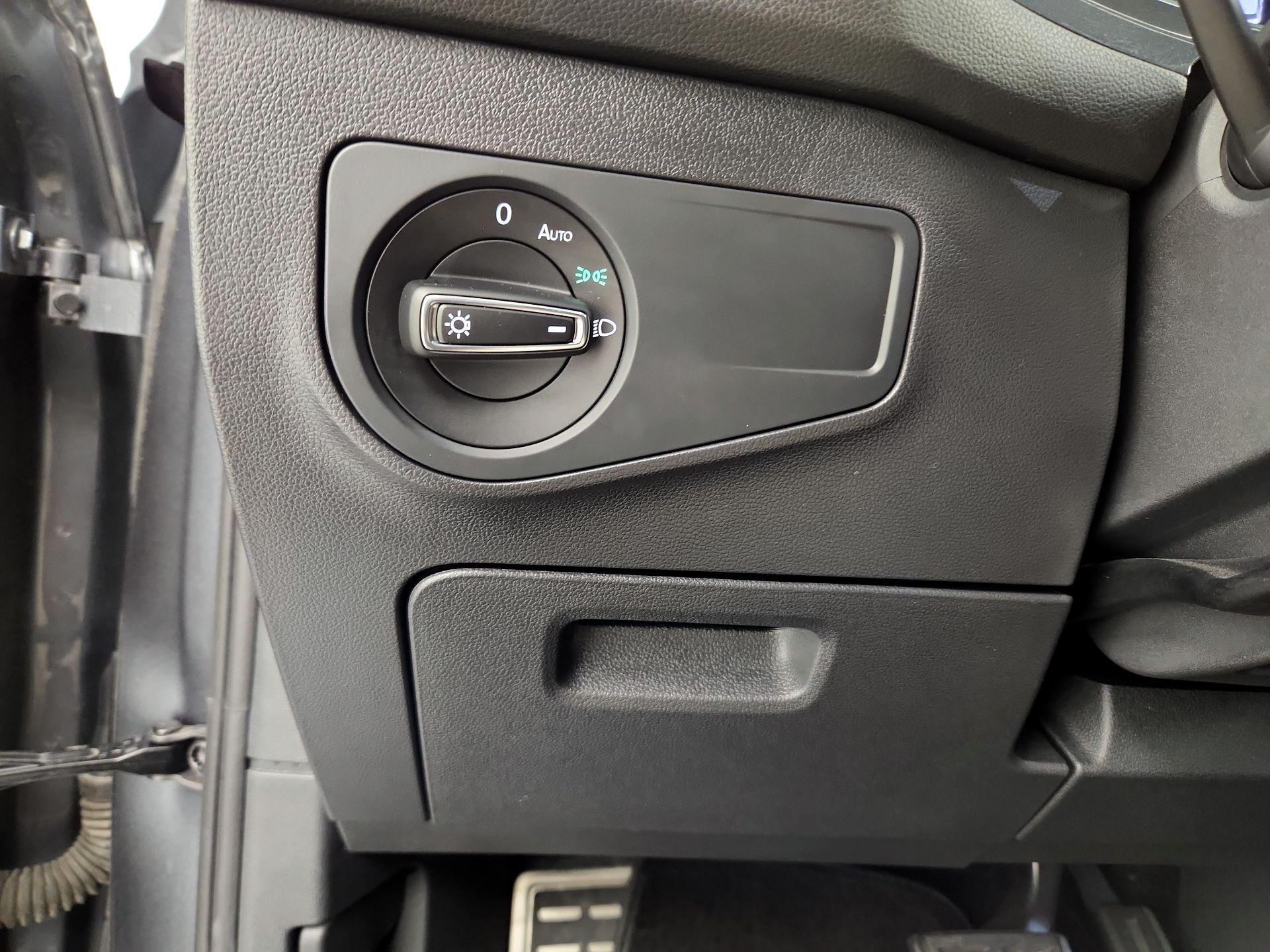 Thumbnail: 2023 Volkswagen Tiguan - 13