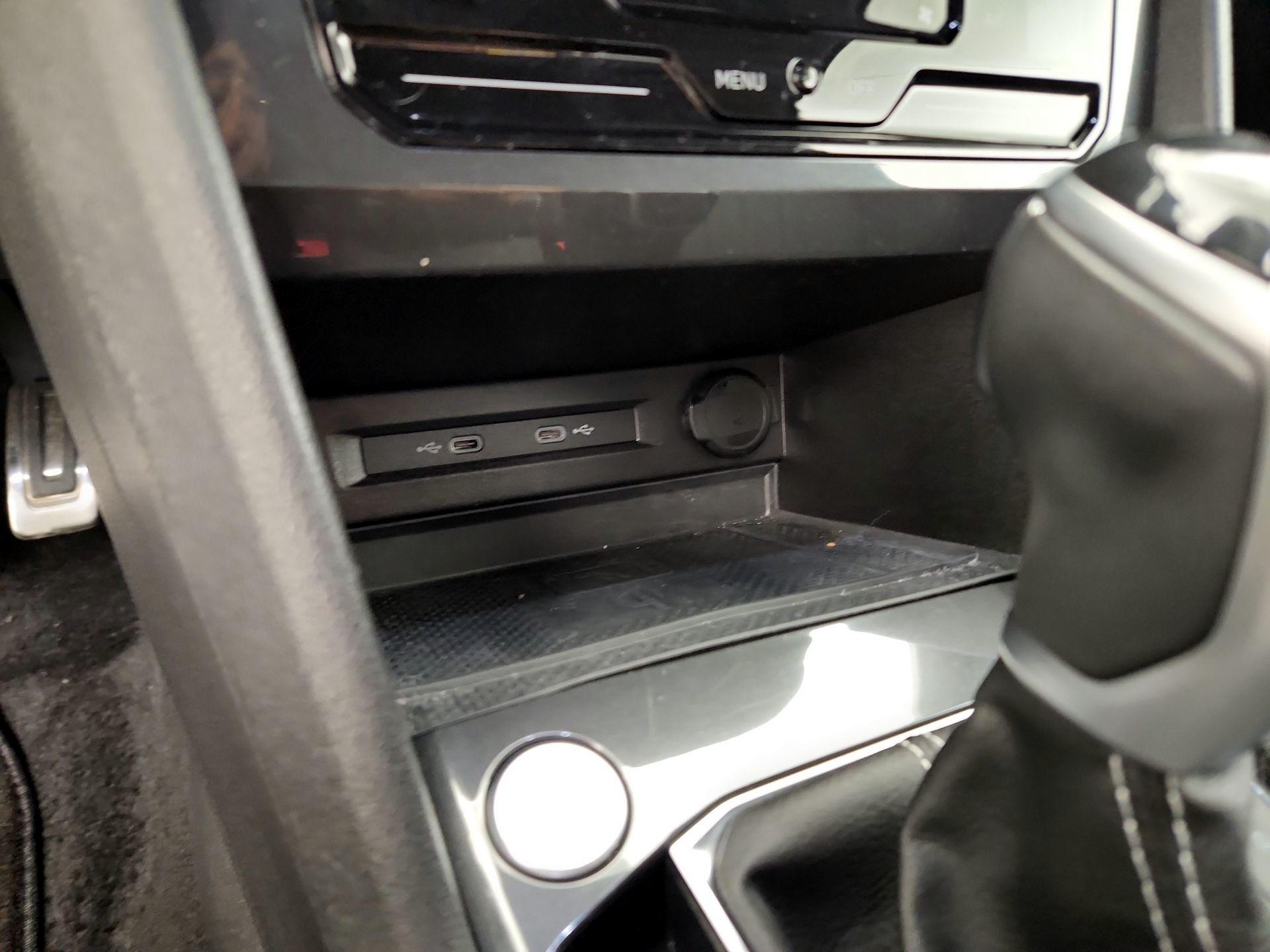 Thumbnail: 2023 Volkswagen Tiguan - 18