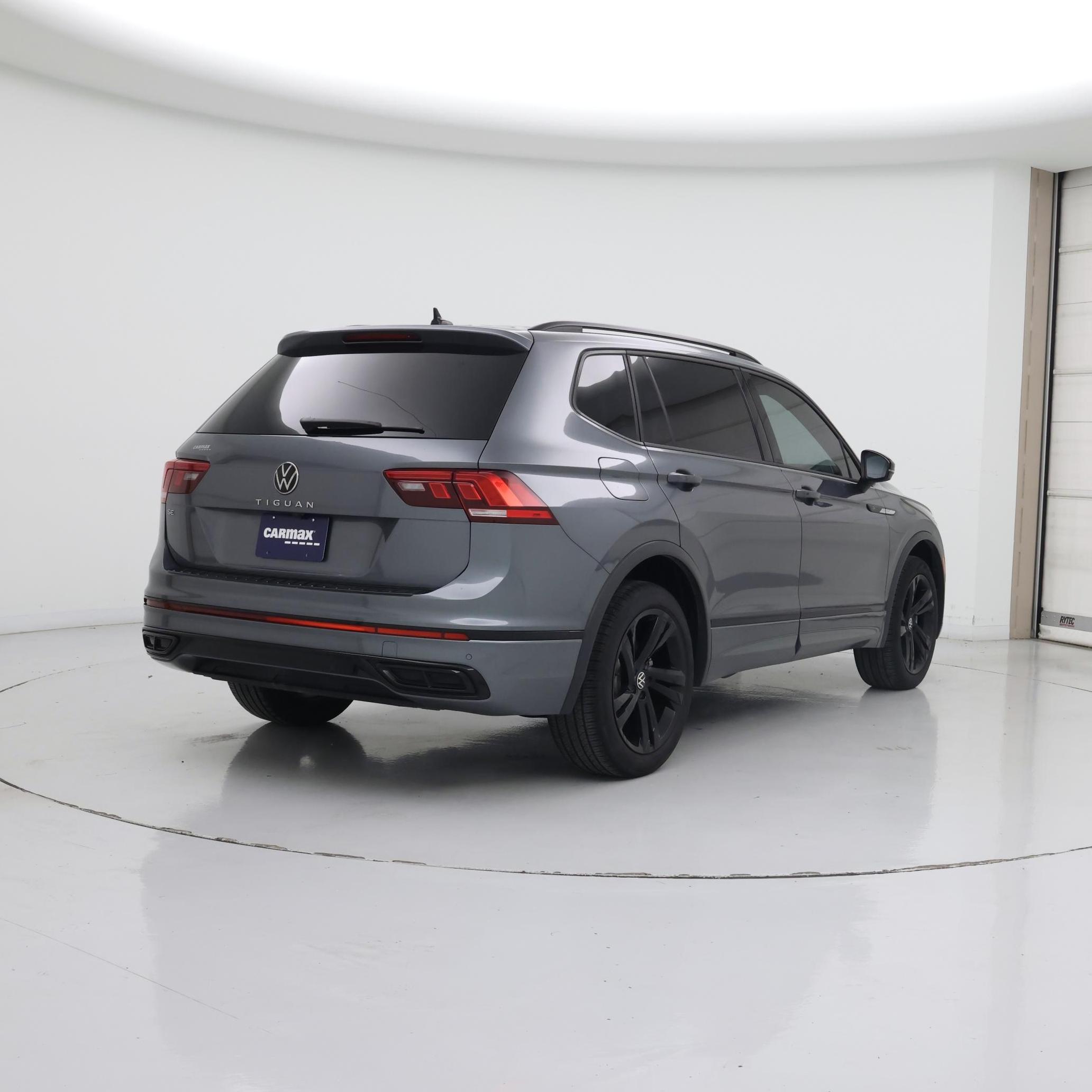 Thumbnail: 2023 Volkswagen Tiguan - 8