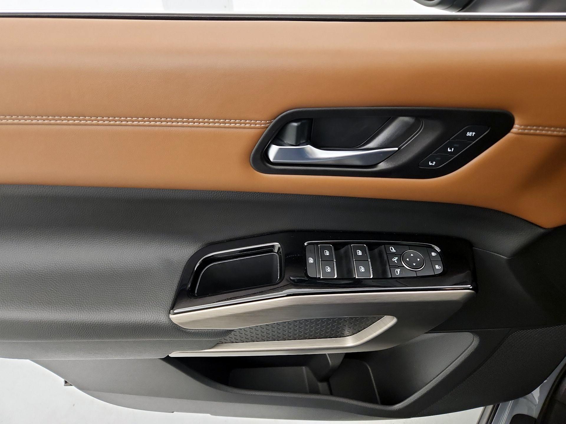 Thumbnail: 2023 Nissan Pathfinder - 12