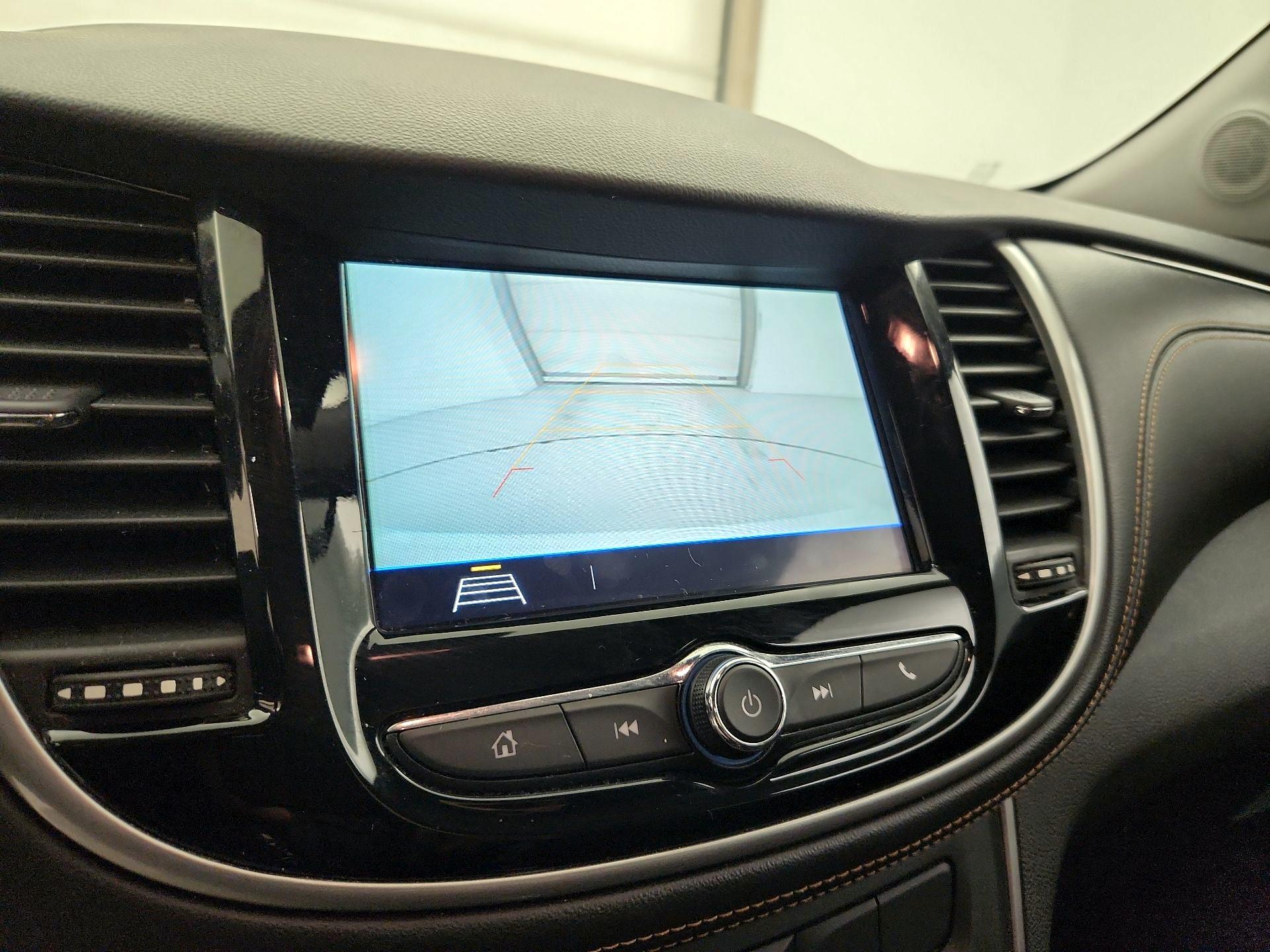 Thumbnail: 2018 Chevrolet Trax - 14