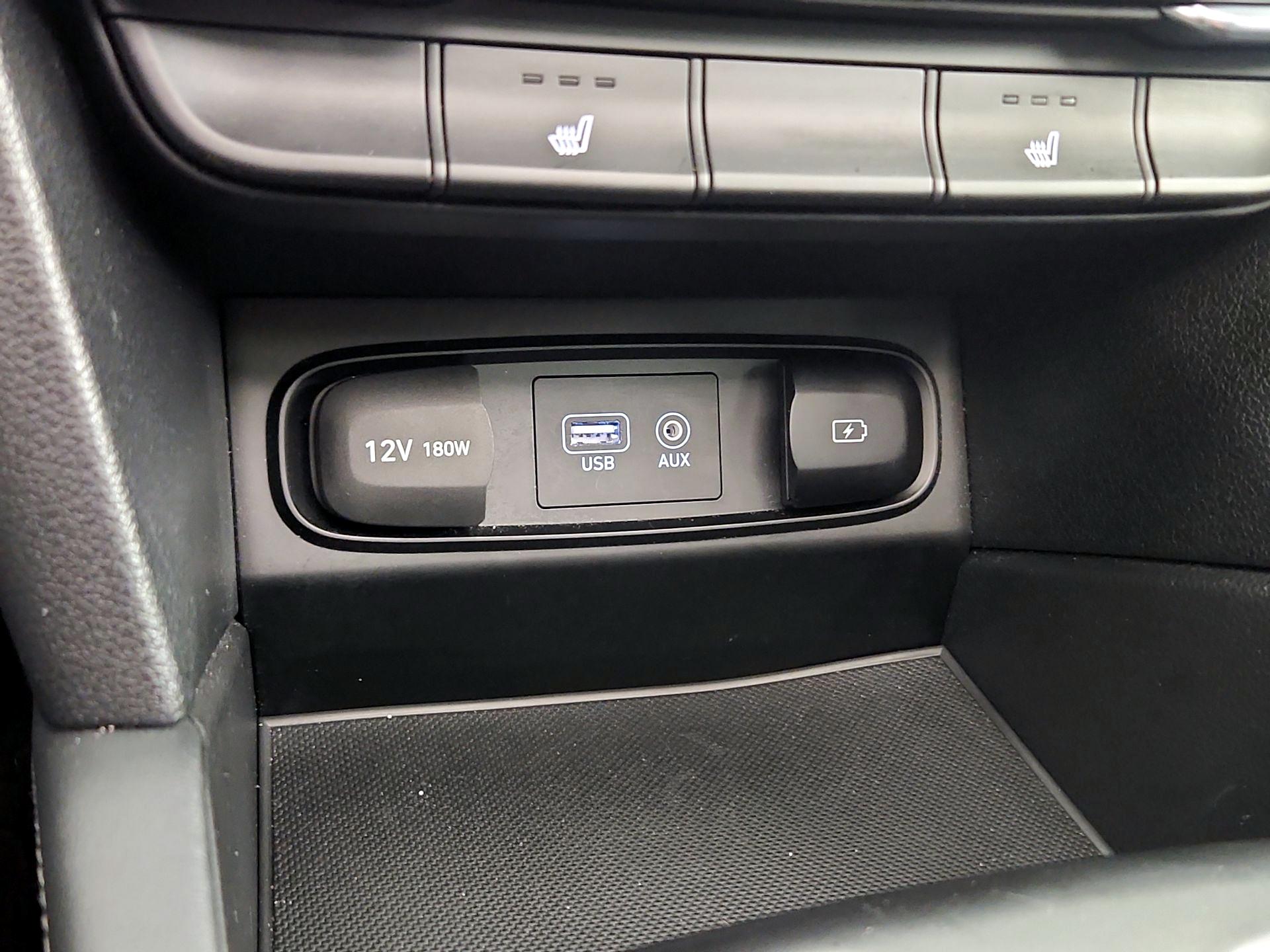 Thumbnail: 2019 Hyundai Santa Fe - 18