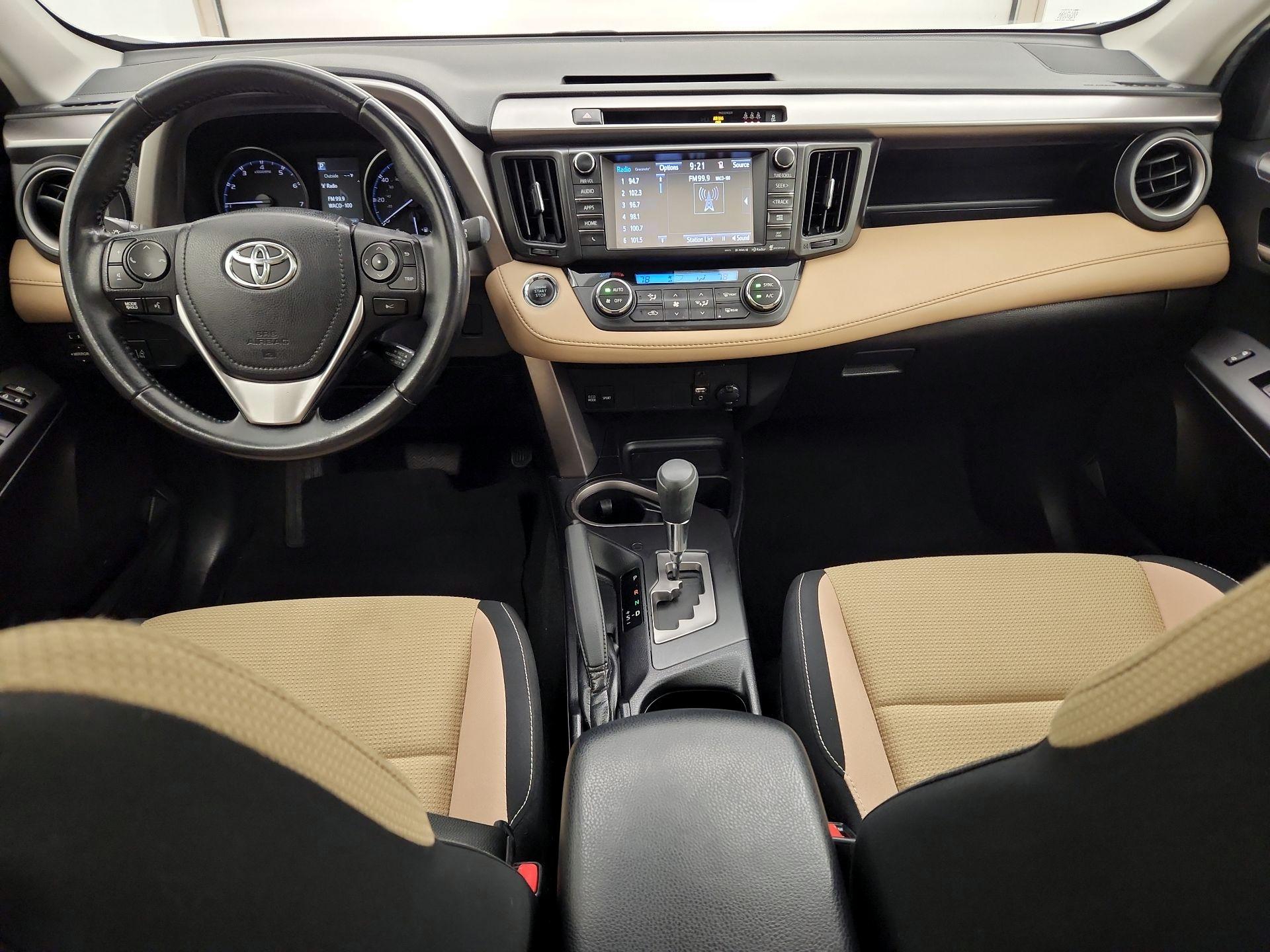 Thumbnail: 2017 Toyota RAV4 - 9