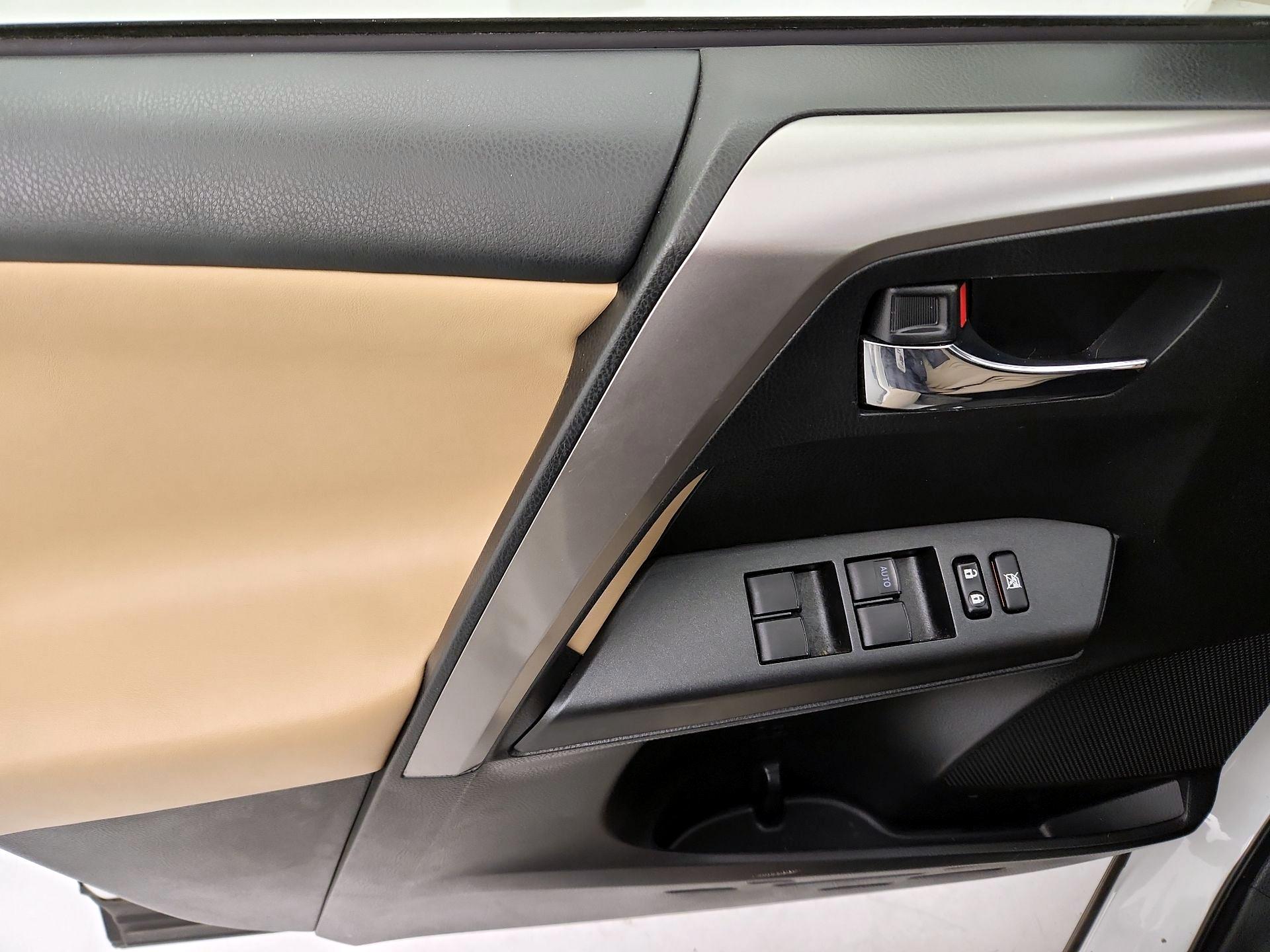 Thumbnail: 2017 Toyota RAV4 - 12