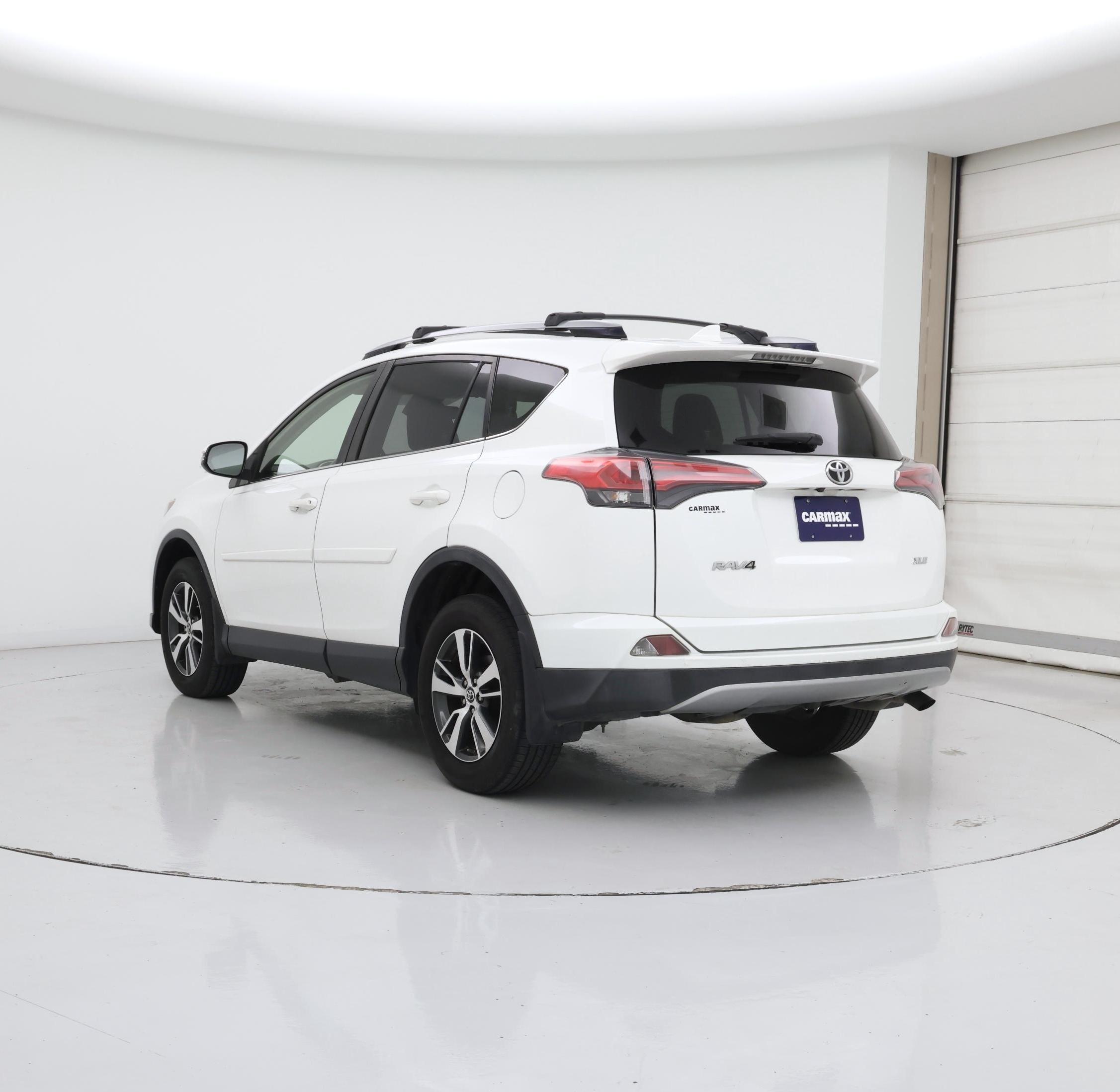 Thumbnail: 2017 Toyota RAV4 - 2