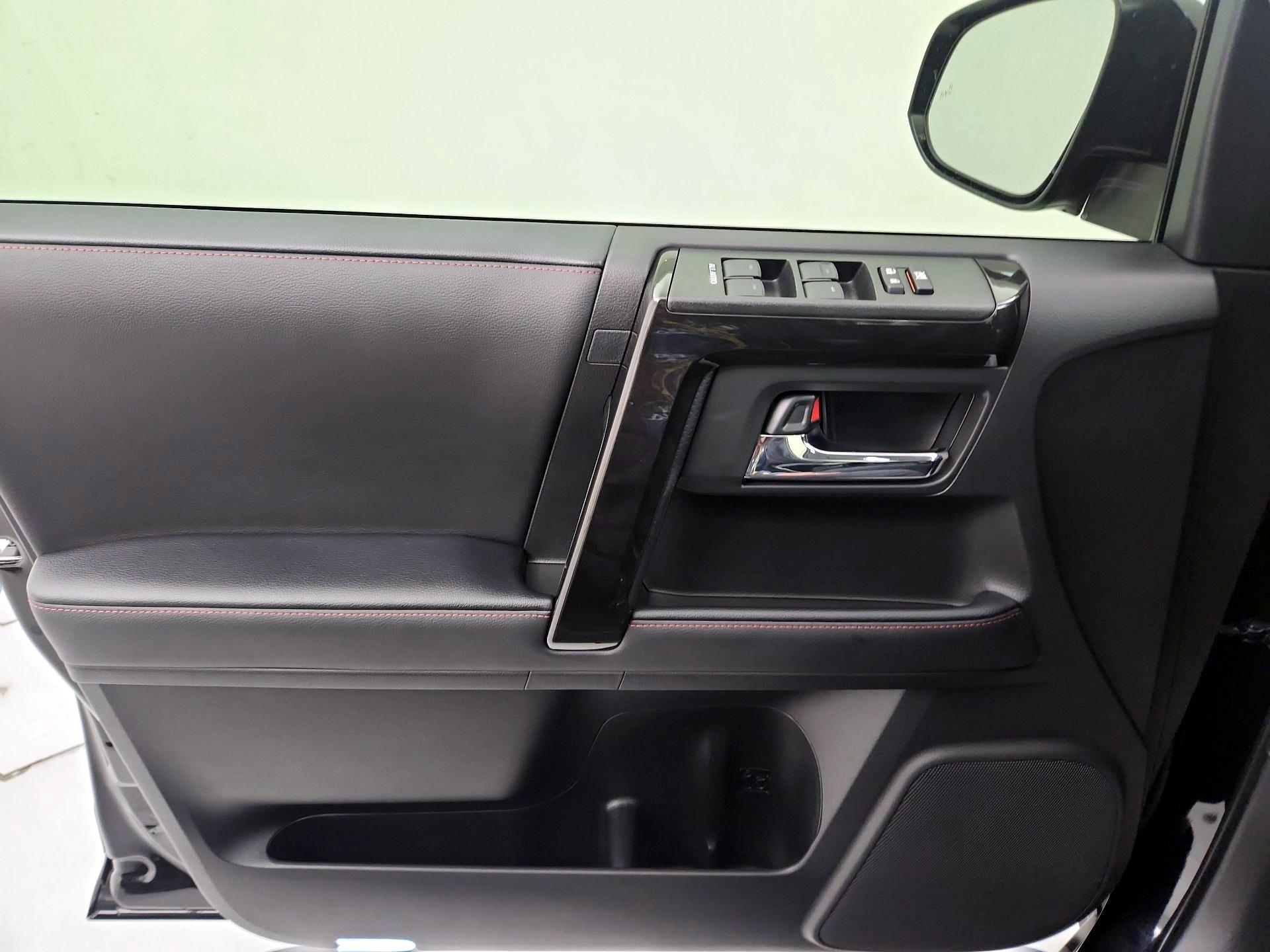 Thumbnail: 2024 Toyota 4Runner - 12