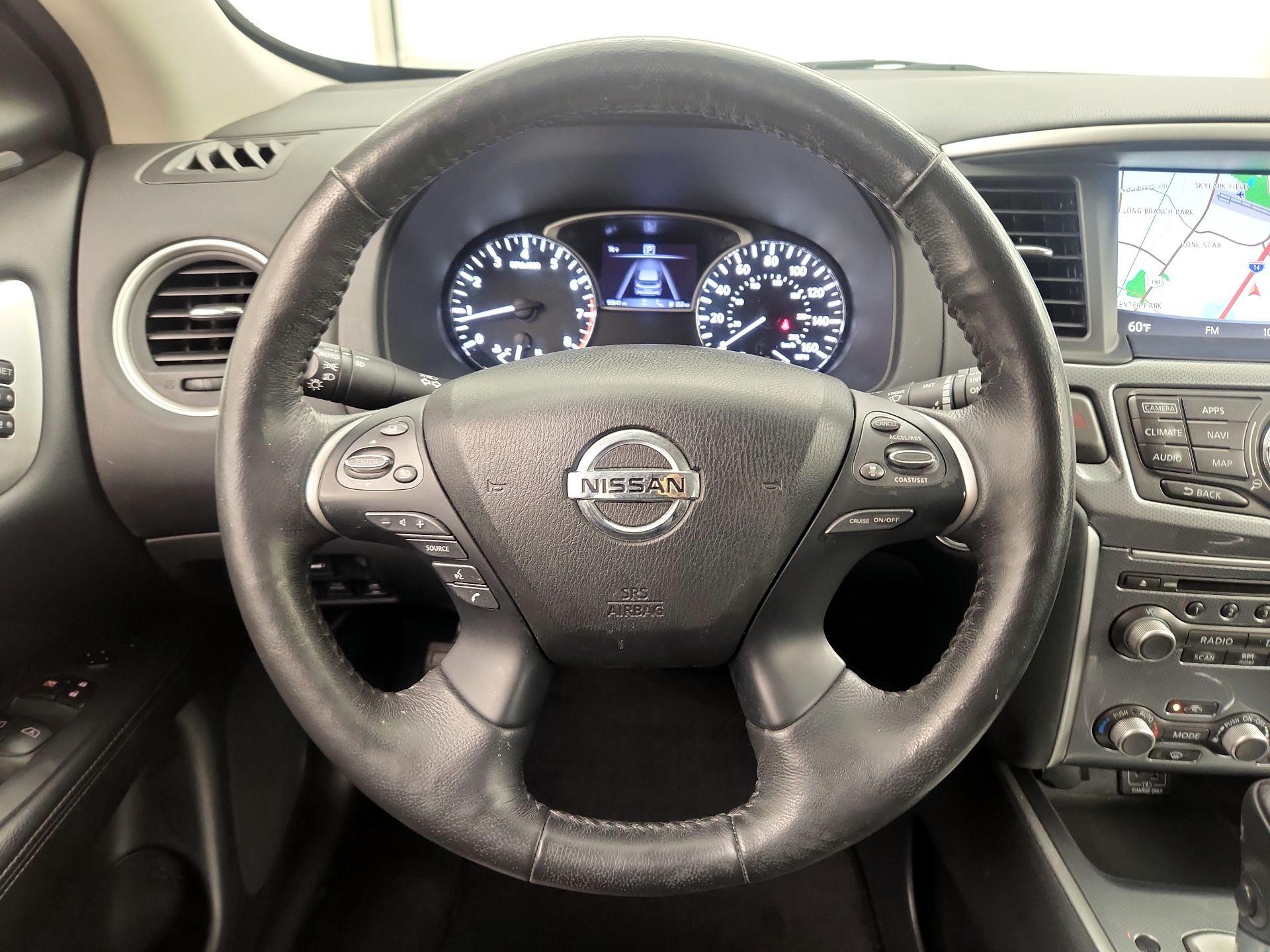 Thumbnail: 2020 Nissan Pathfinder - 10