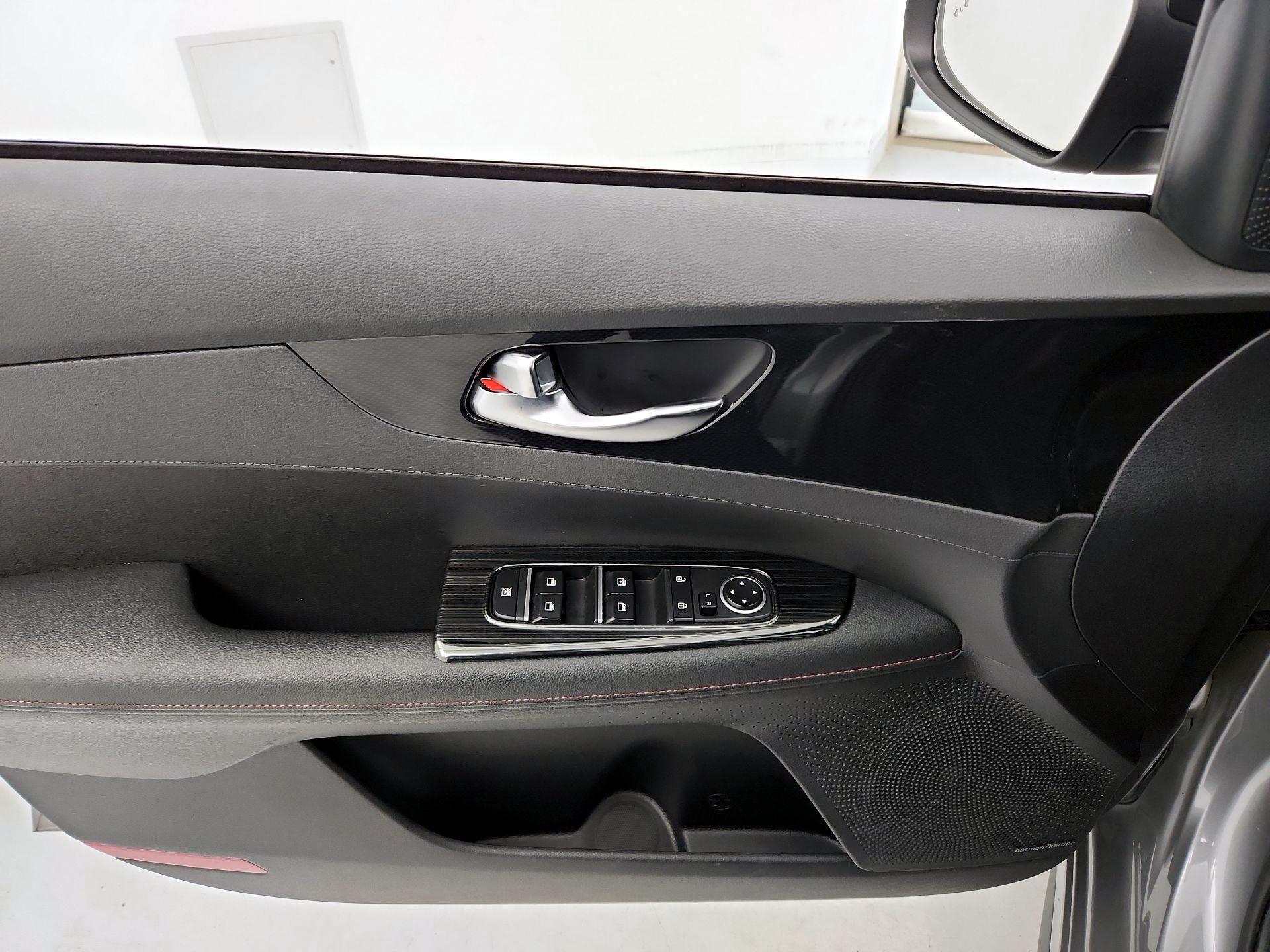 Thumbnail: 2023 Kia Forte - 12