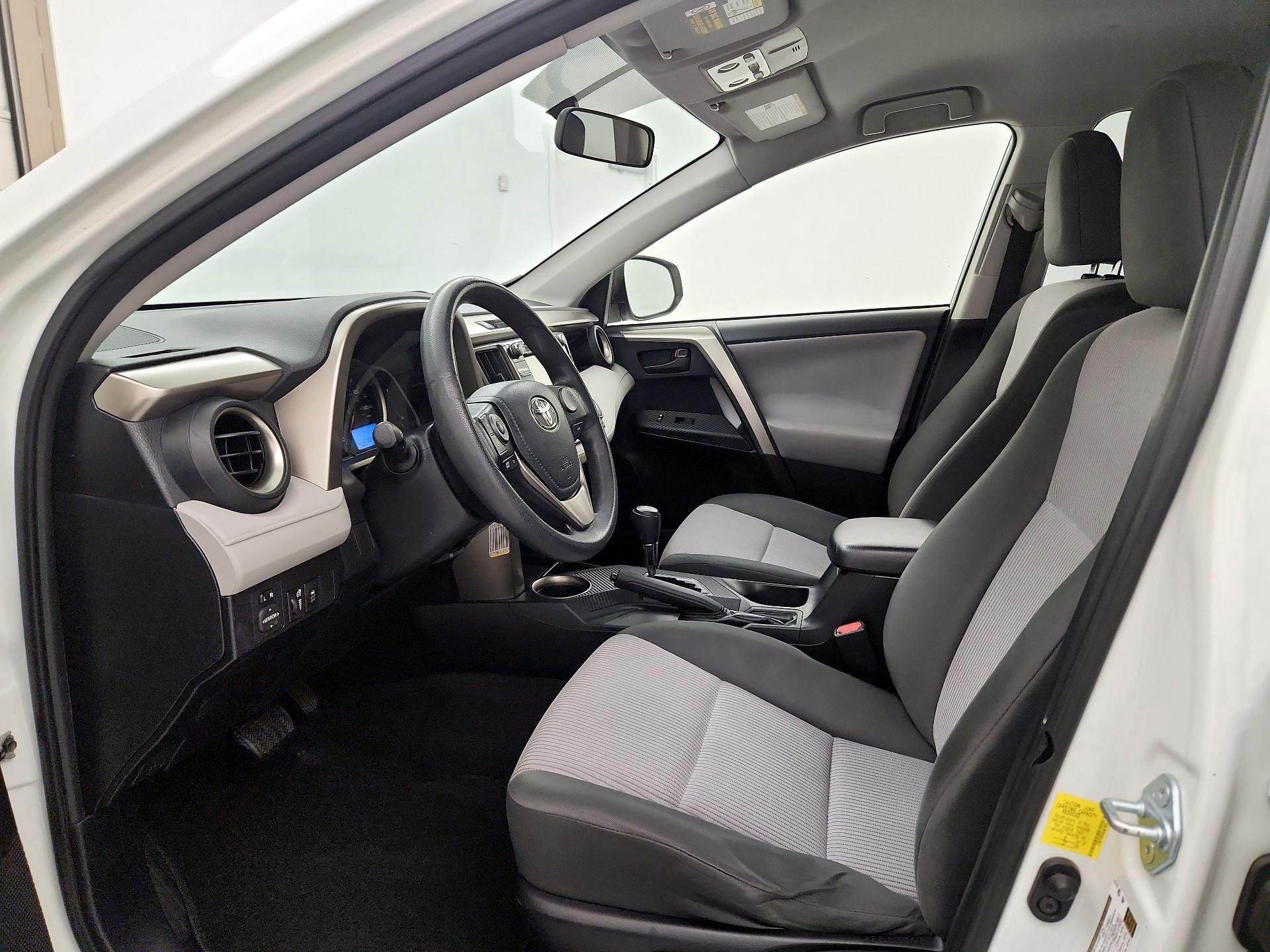 Thumbnail: 2014 Toyota RAV4 - 11