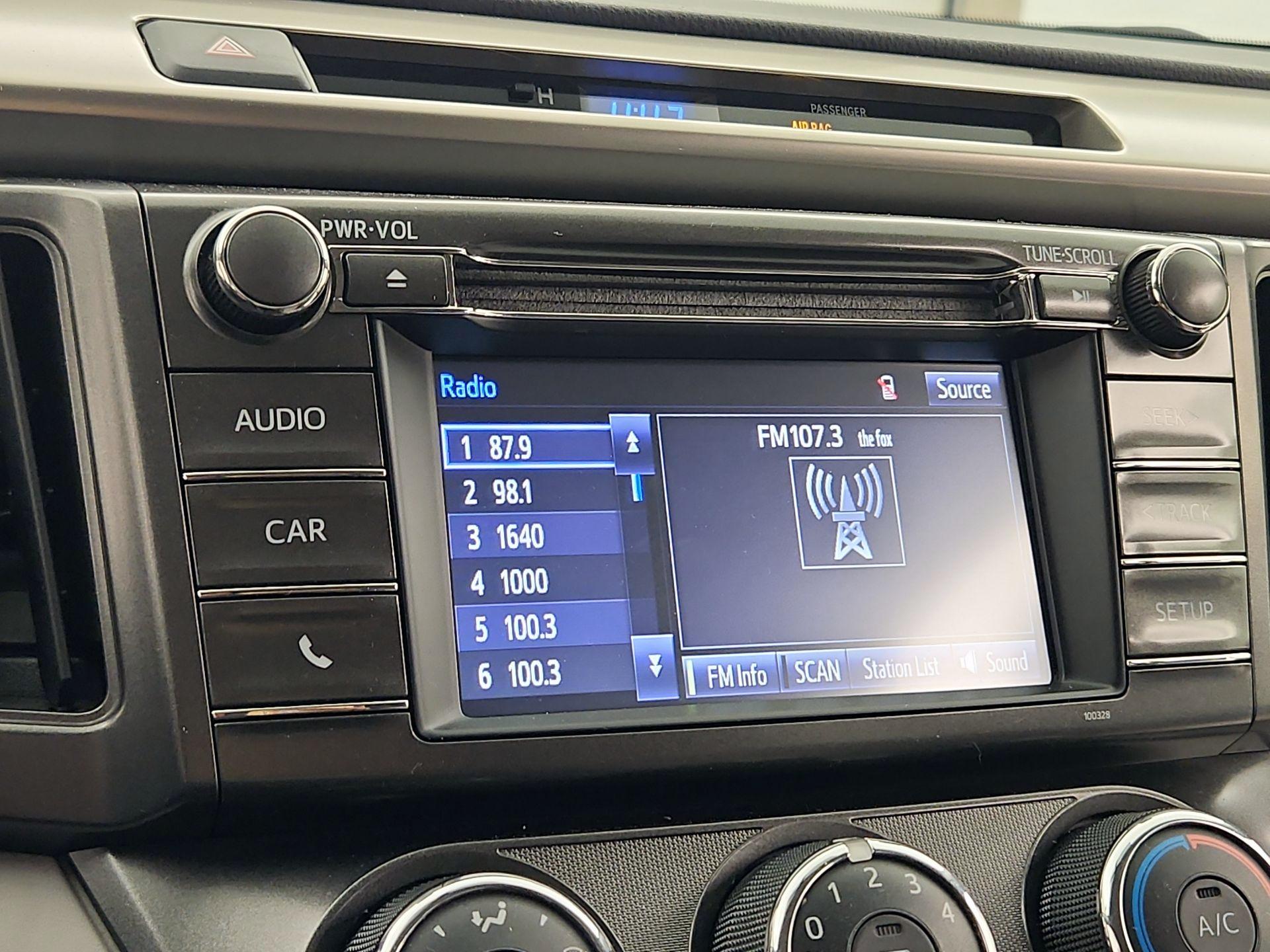 Thumbnail: 2014 Toyota RAV4 - 15