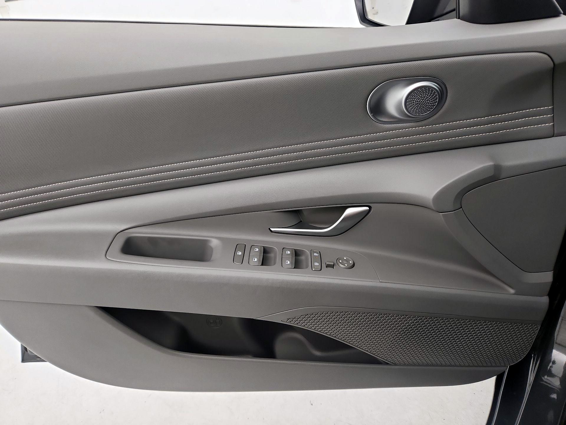 Thumbnail: 2025 Hyundai Elantra - 12