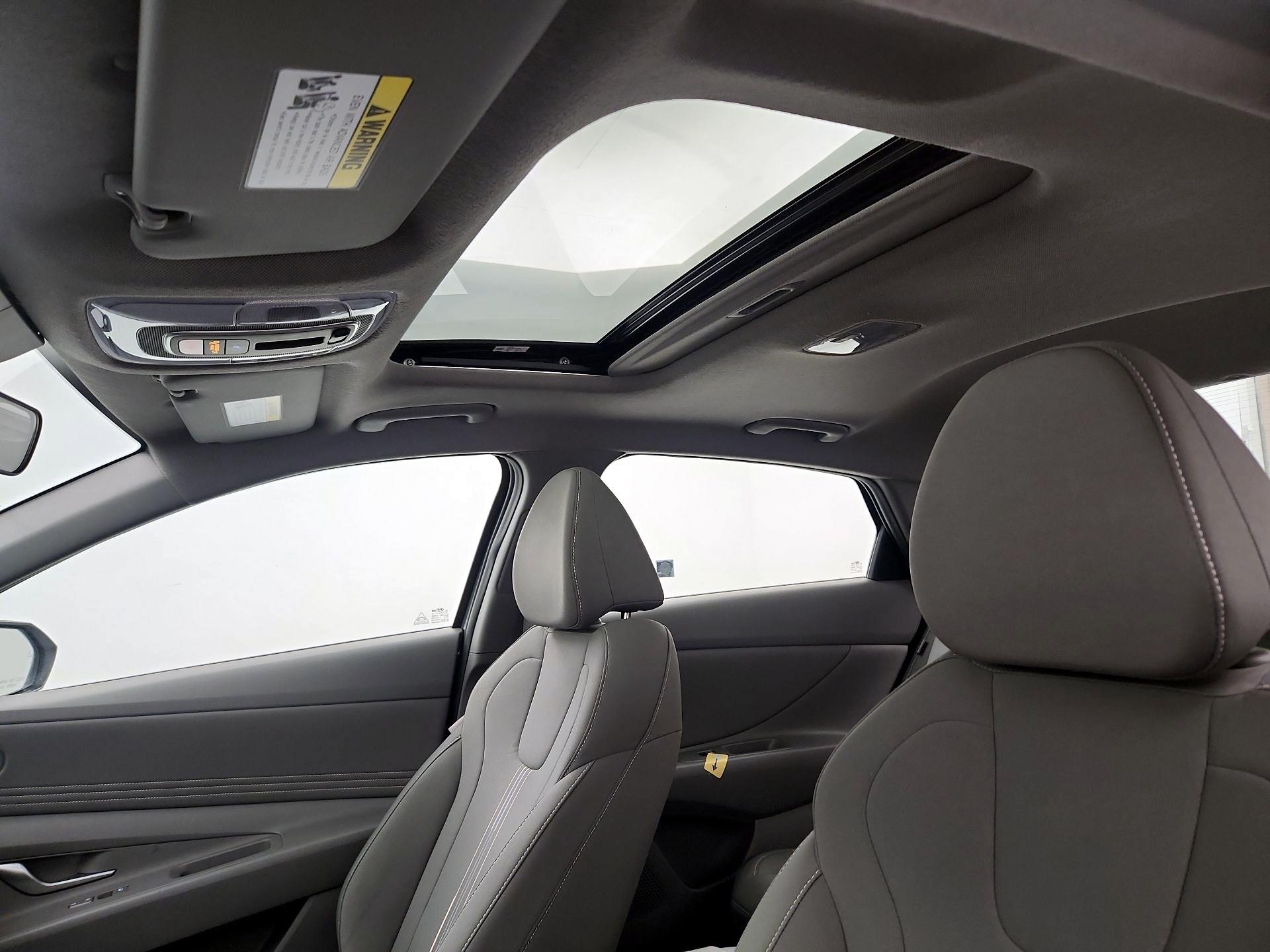 Thumbnail: 2025 Hyundai Elantra - 20