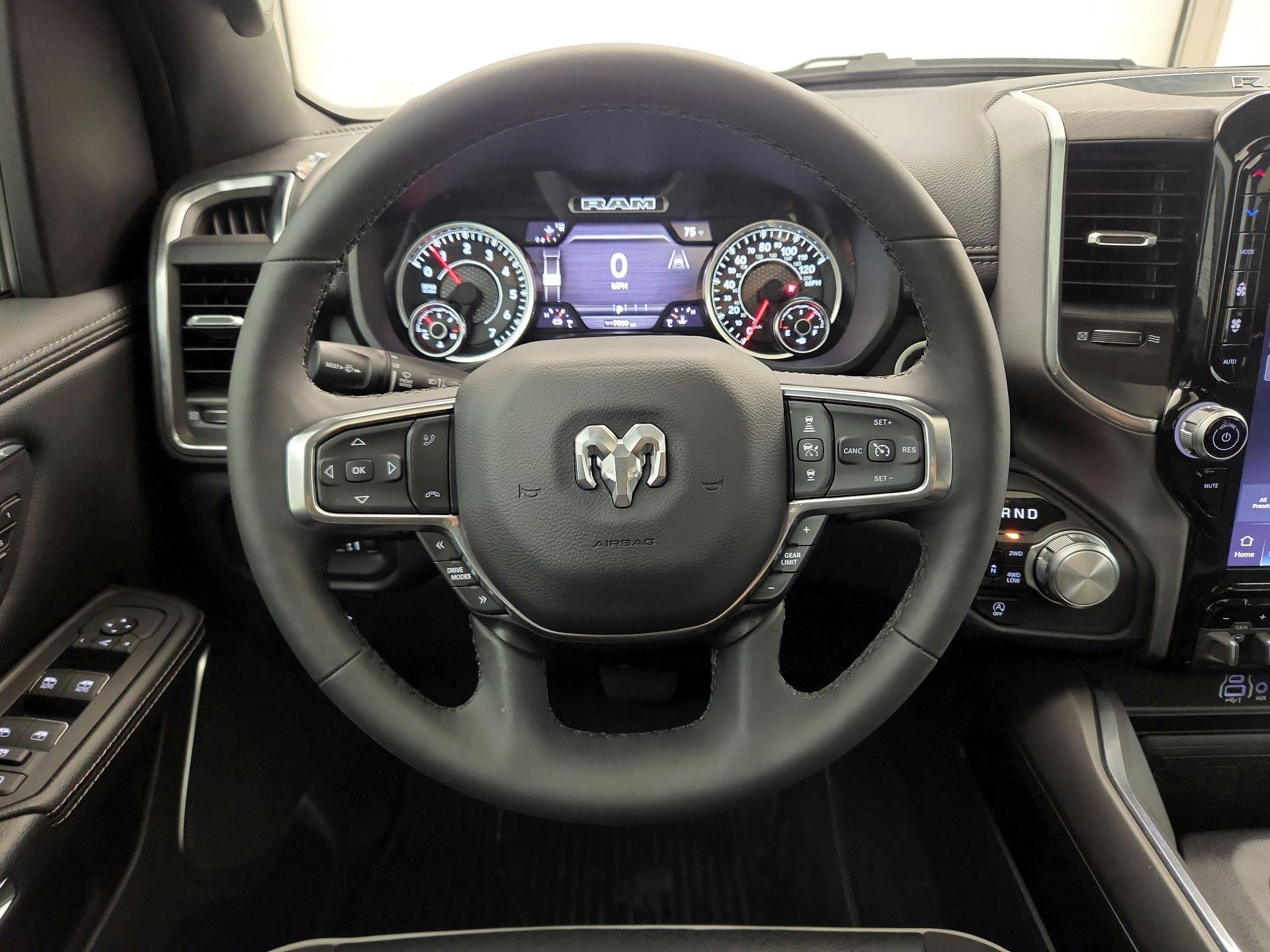 Thumbnail: 2025 RAM 1500 - 10