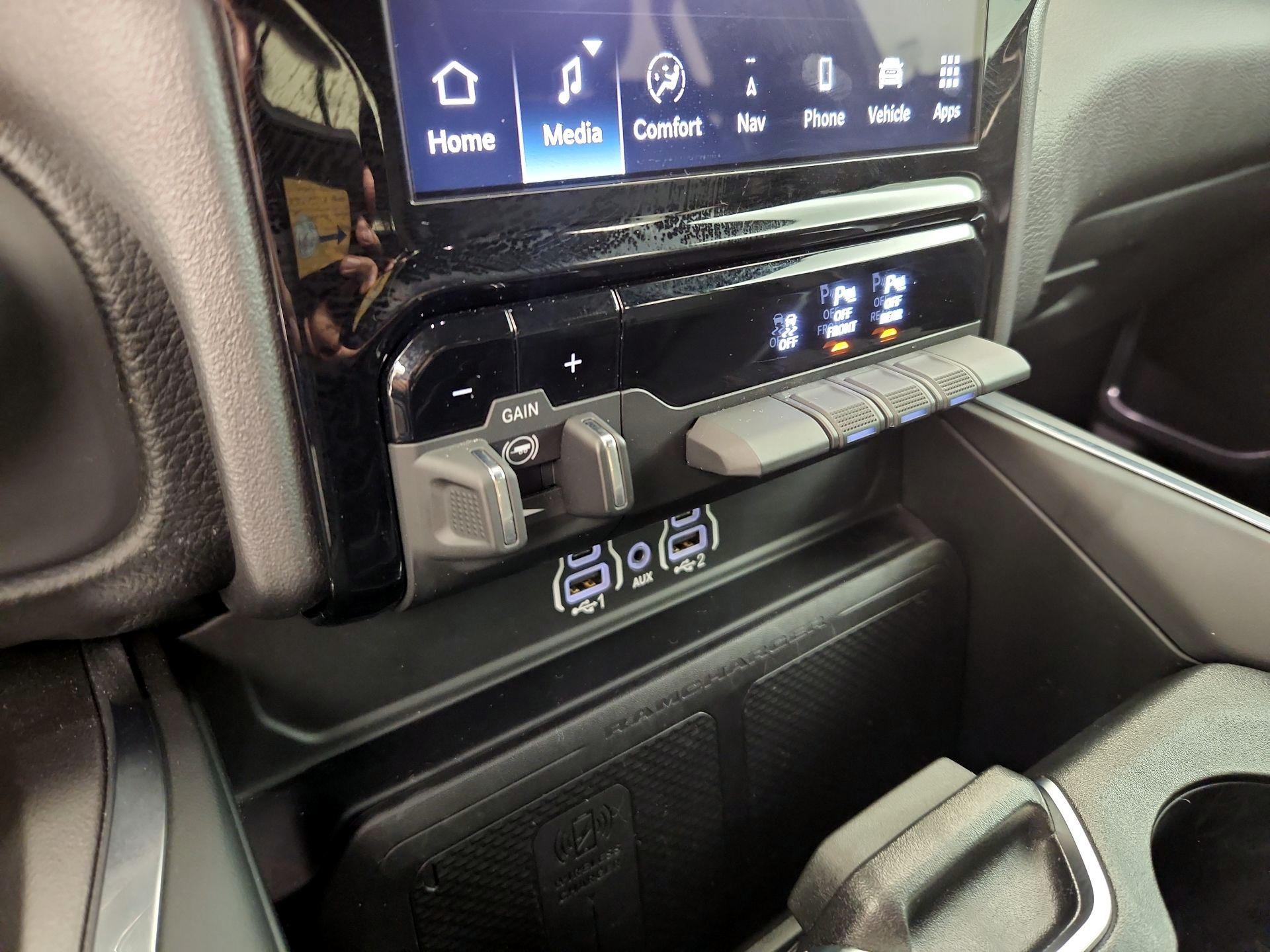 Thumbnail: 2025 RAM 1500 - 17