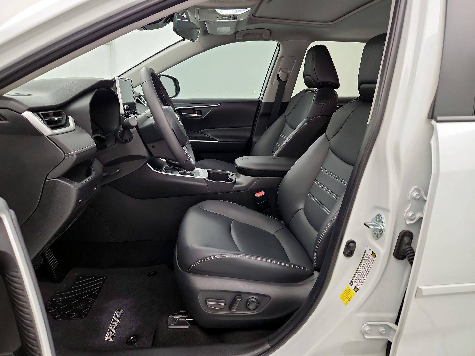 Thumbnail: 2025 Toyota RAV4 - 11