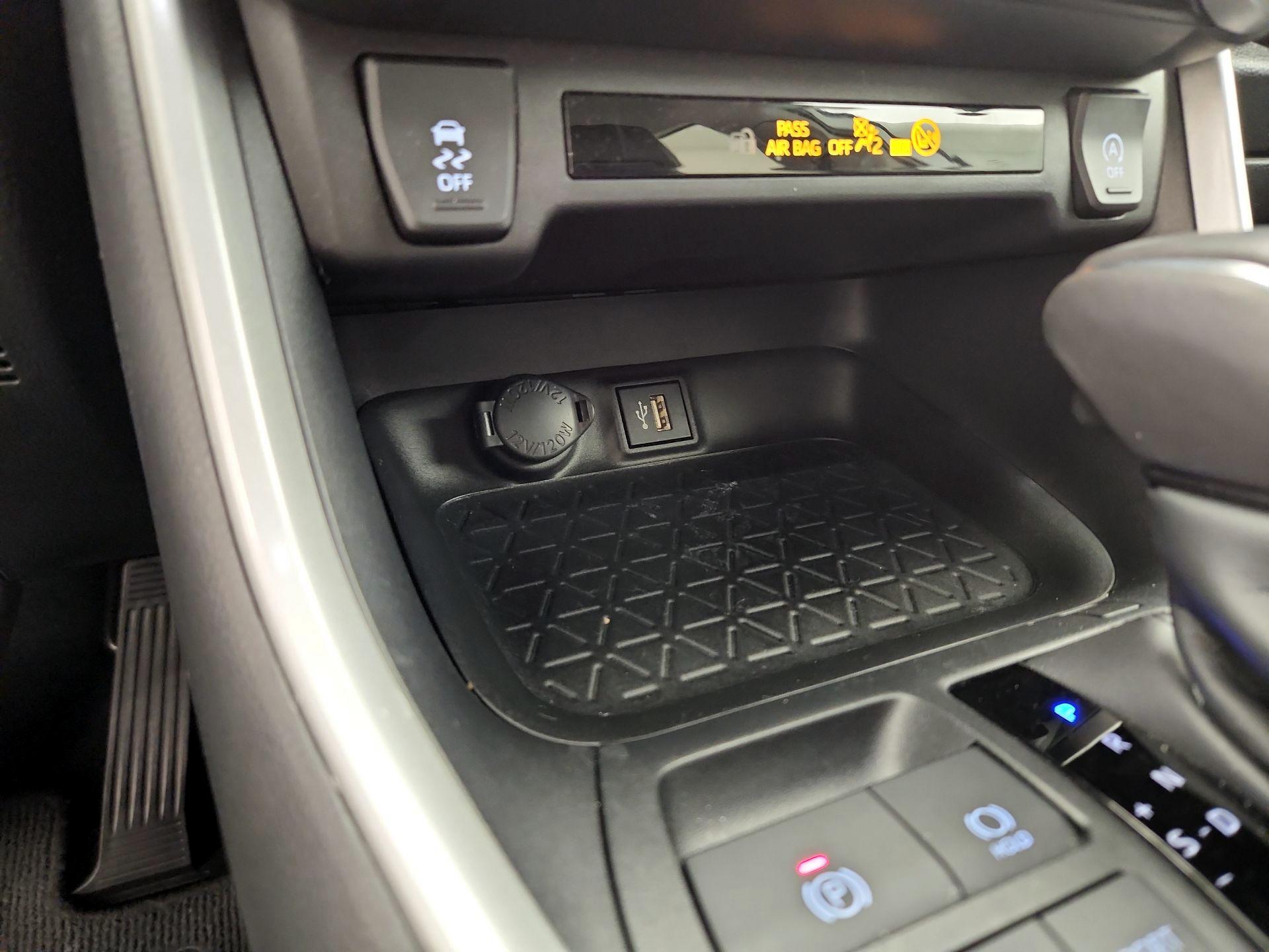 Thumbnail: 2025 Toyota RAV4 - 18