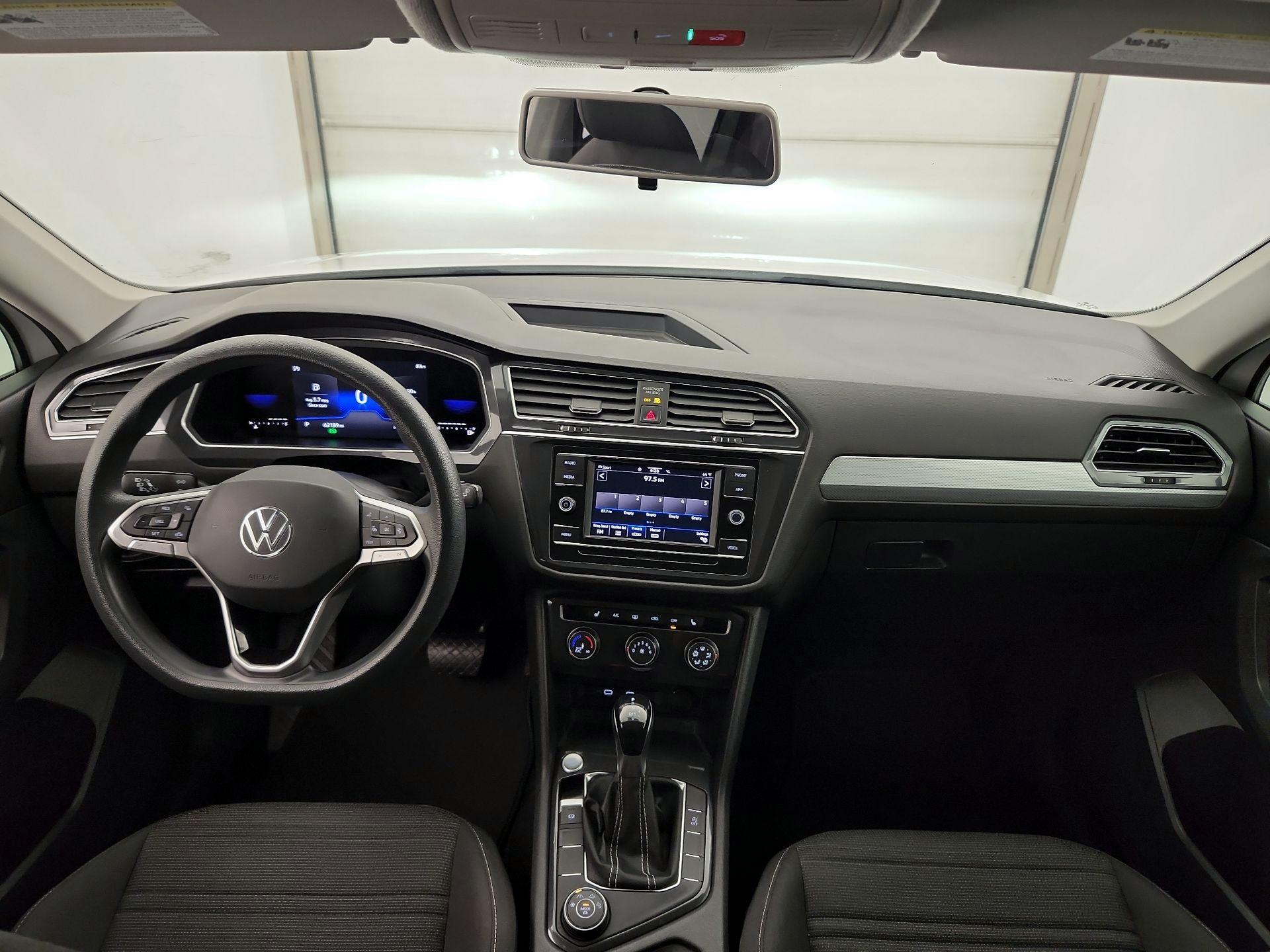 Thumbnail: 2022 Volkswagen Tiguan - 9