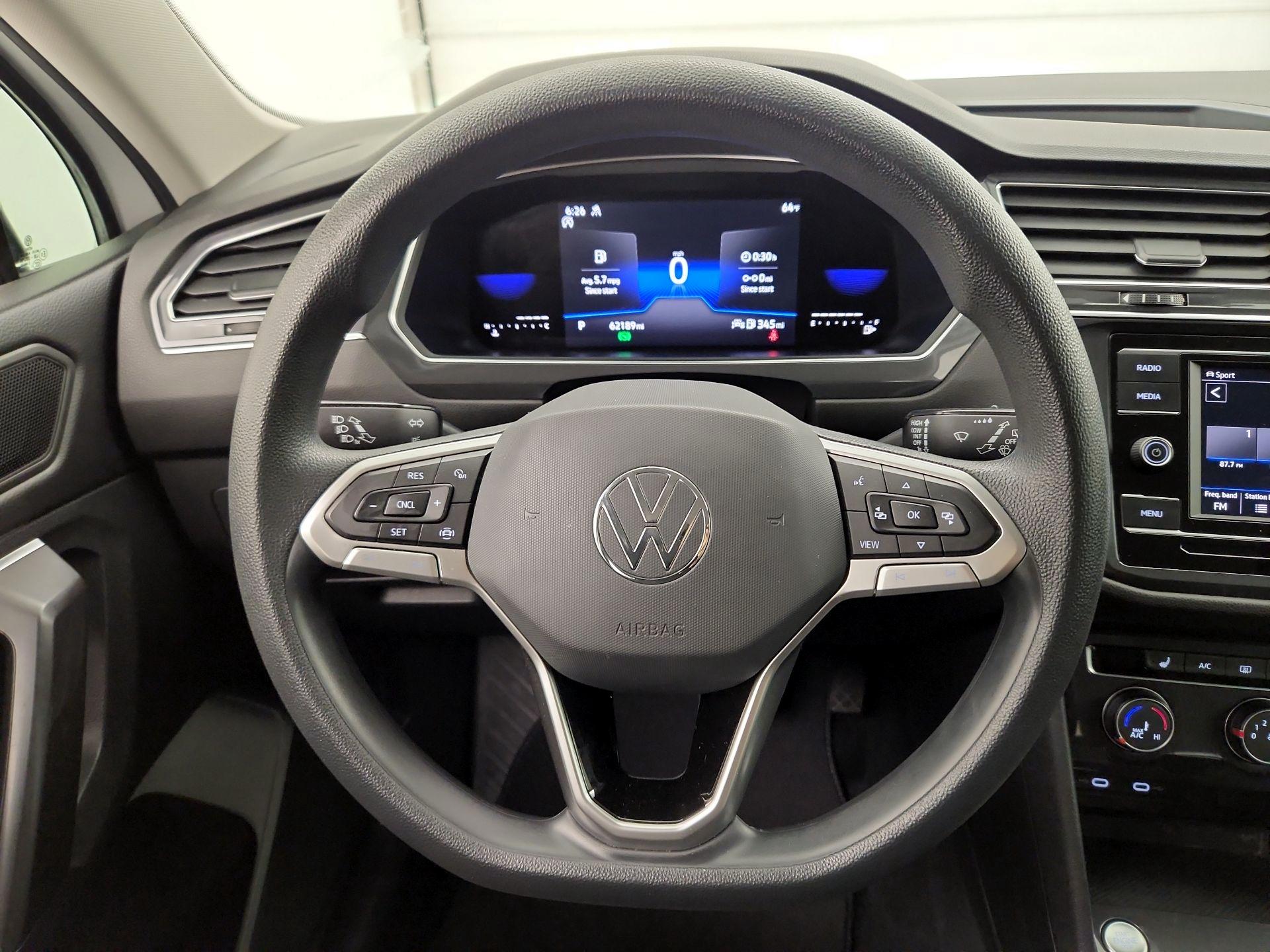 Thumbnail: 2022 Volkswagen Tiguan - 10