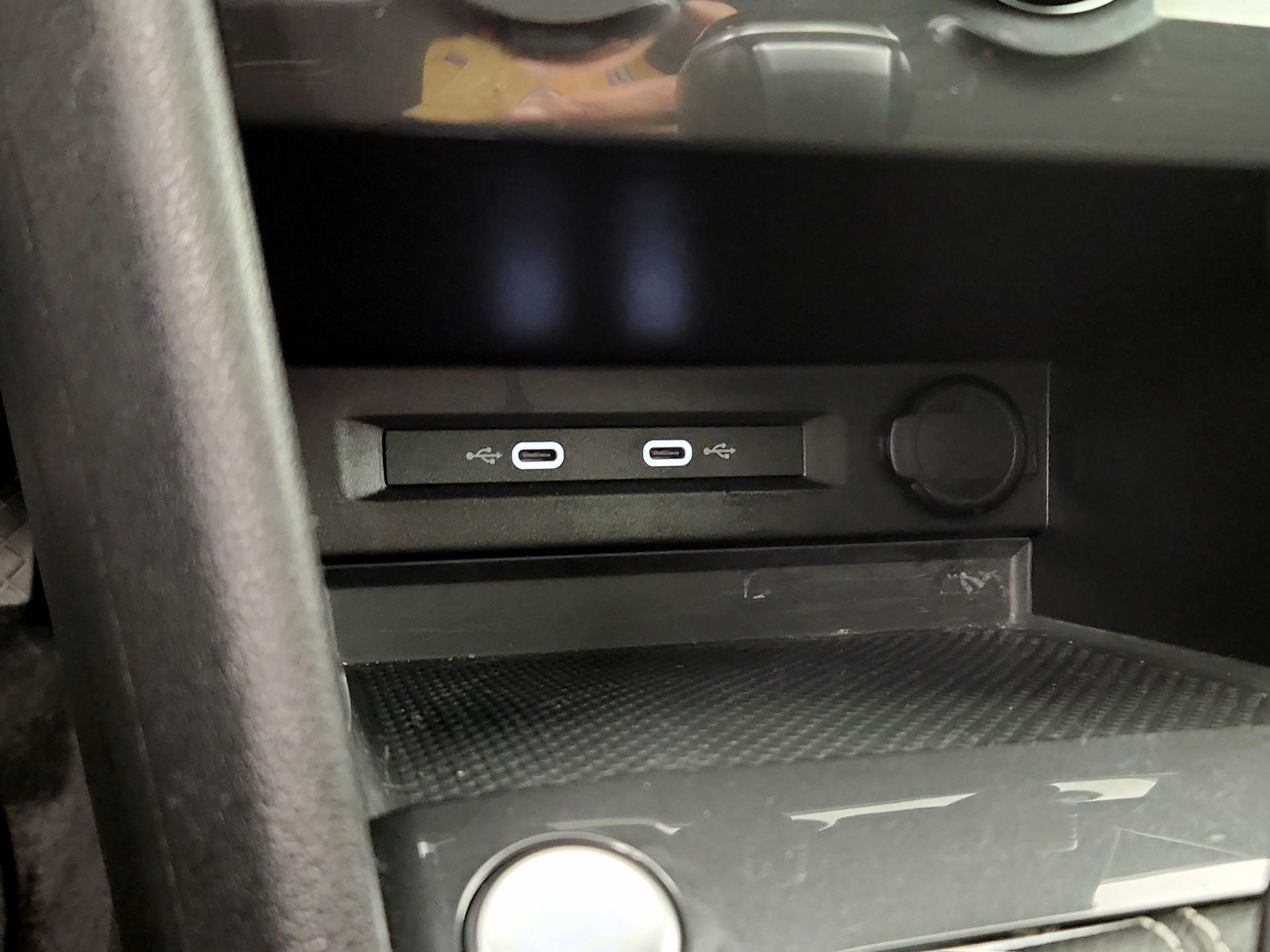 Thumbnail: 2022 Volkswagen Tiguan - 18