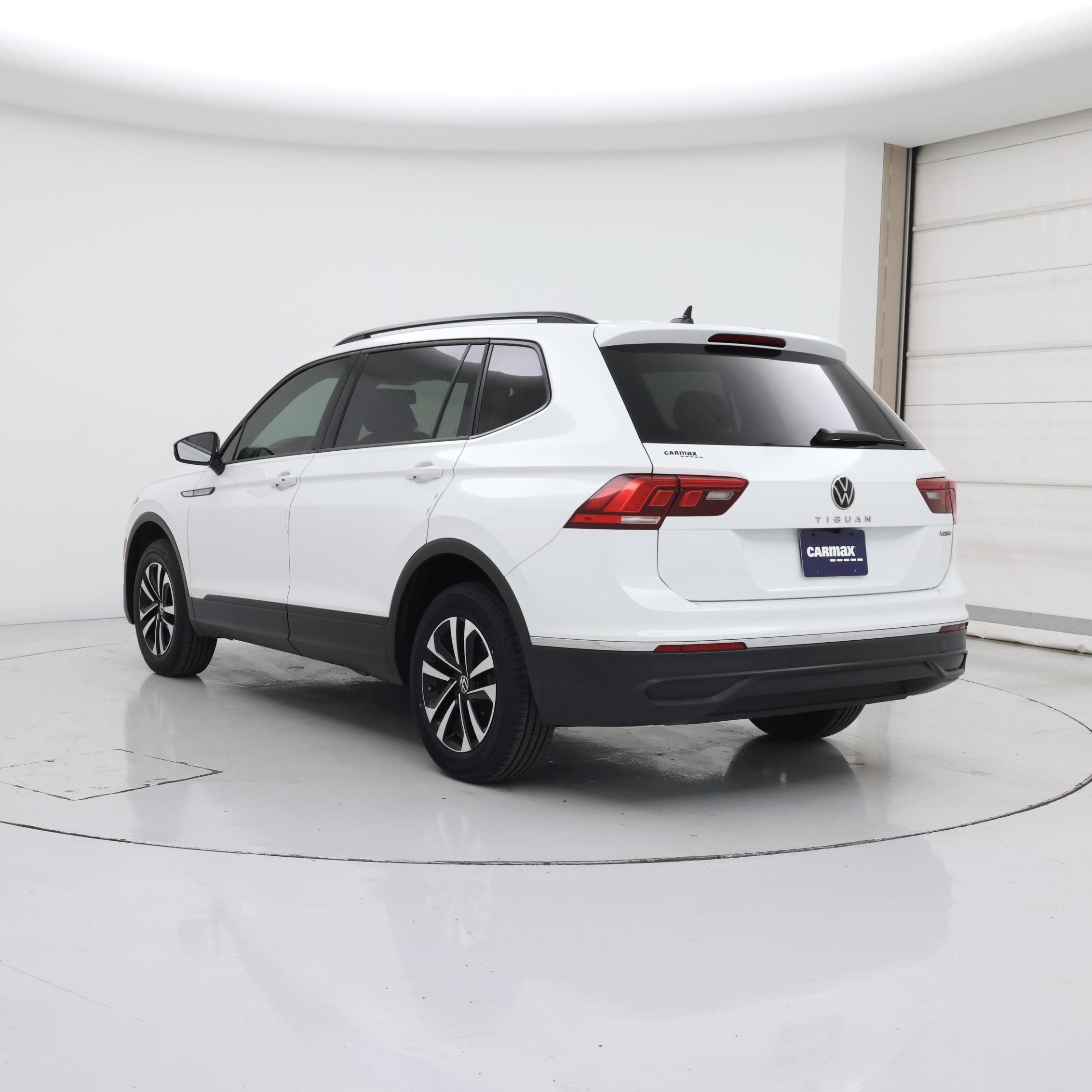 Thumbnail: 2022 Volkswagen Tiguan - 2