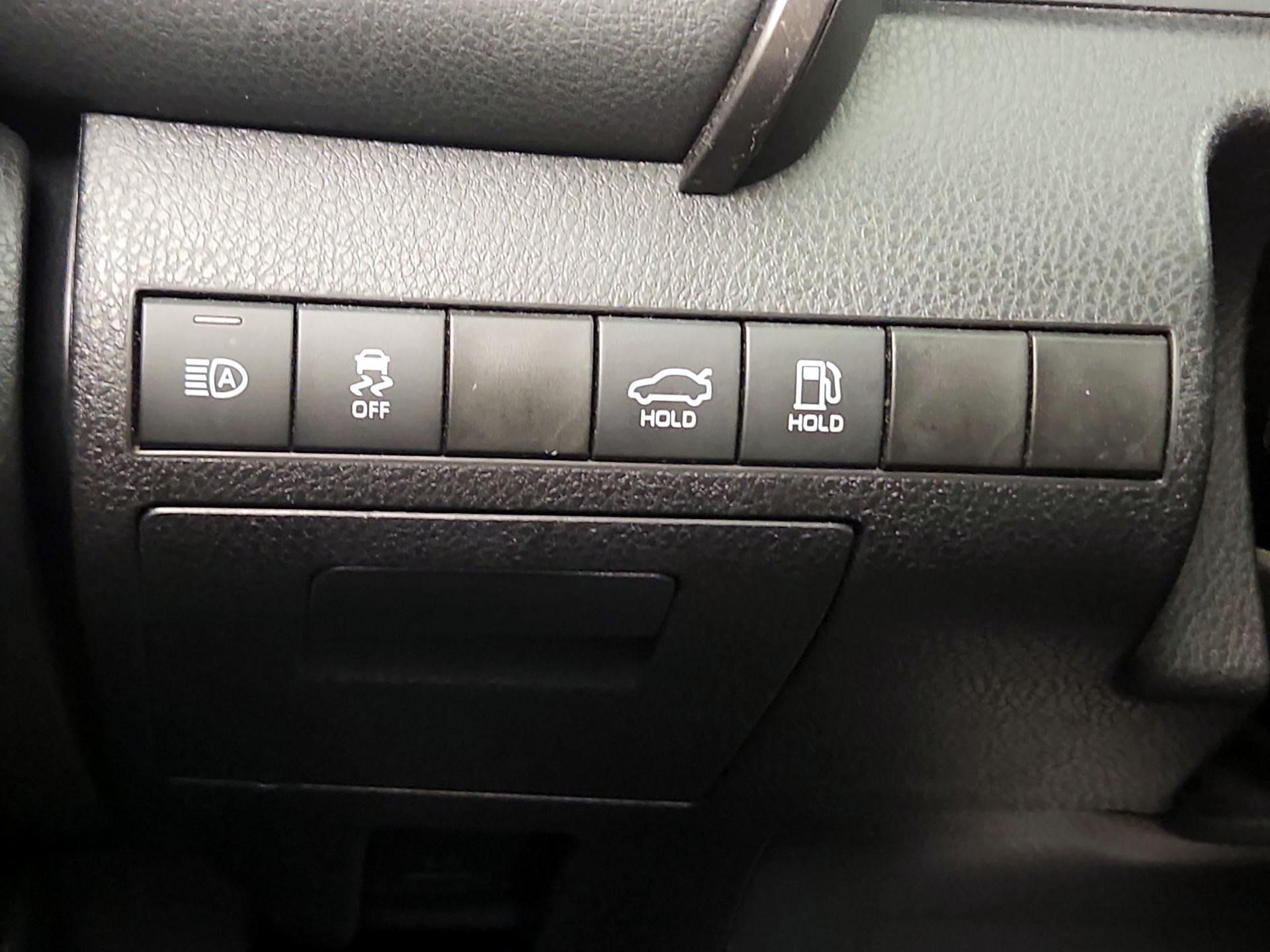 Thumbnail: 2021 Toyota Camry - 13