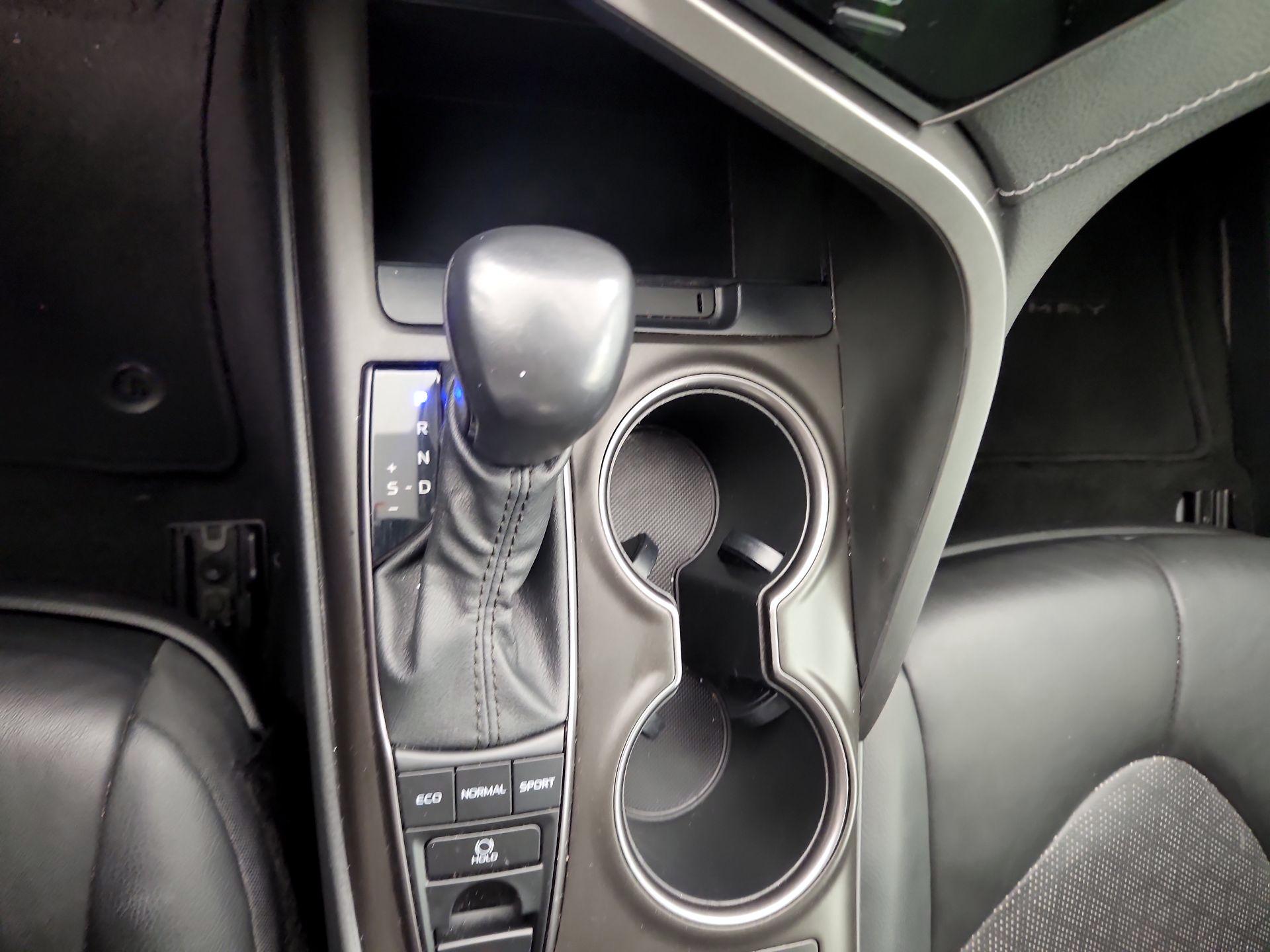 Thumbnail: 2021 Toyota Camry - 17