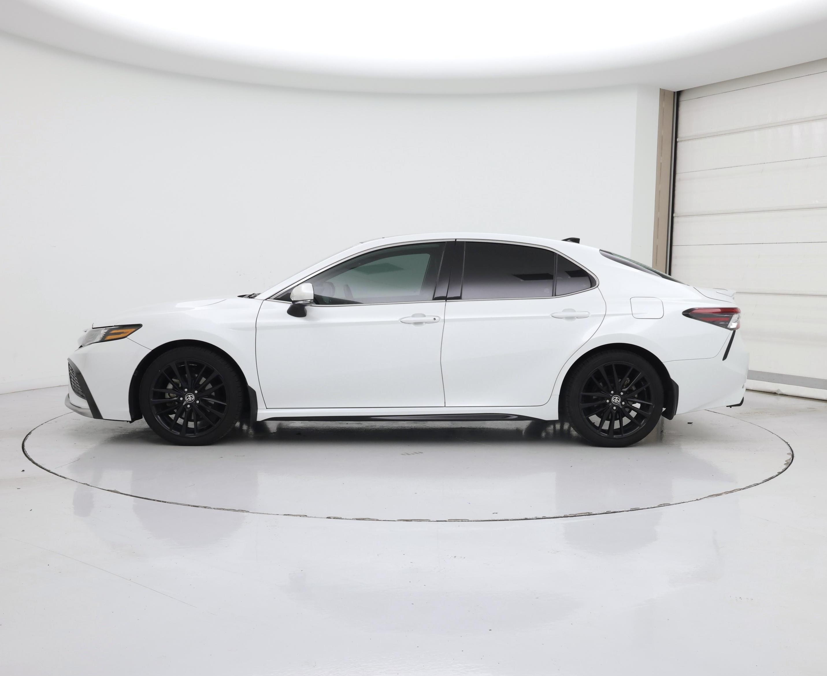 Thumbnail: 2021 Toyota Camry - 3