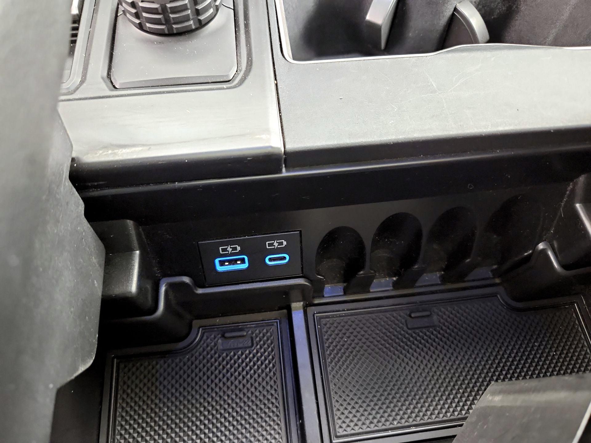 Thumbnail: 2022 Toyota Tundra - 18