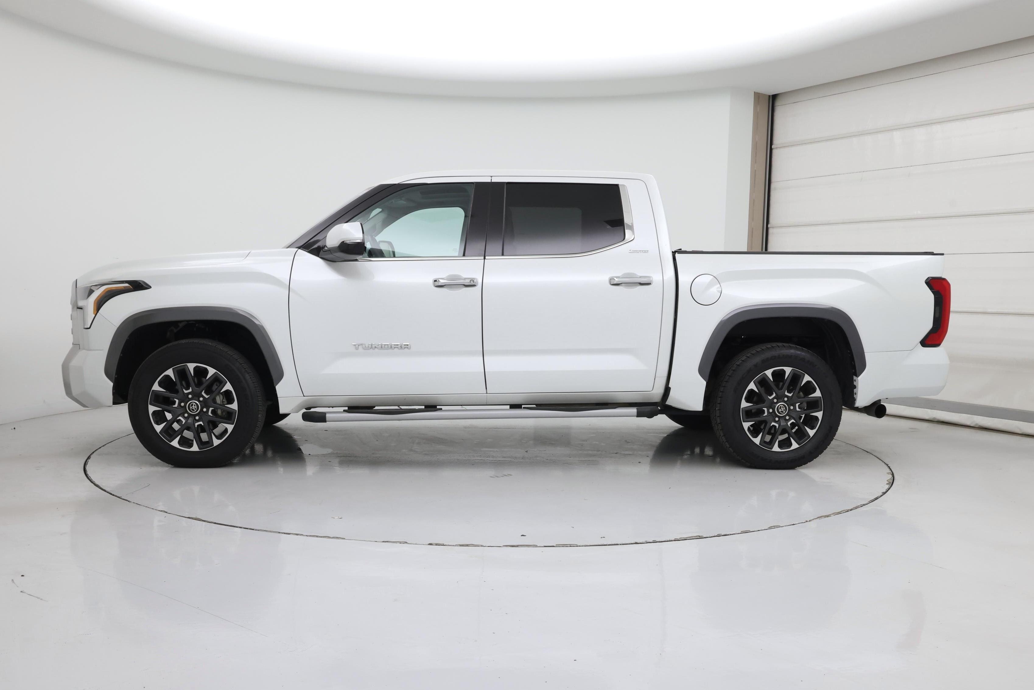 Thumbnail: 2022 Toyota Tundra - 3