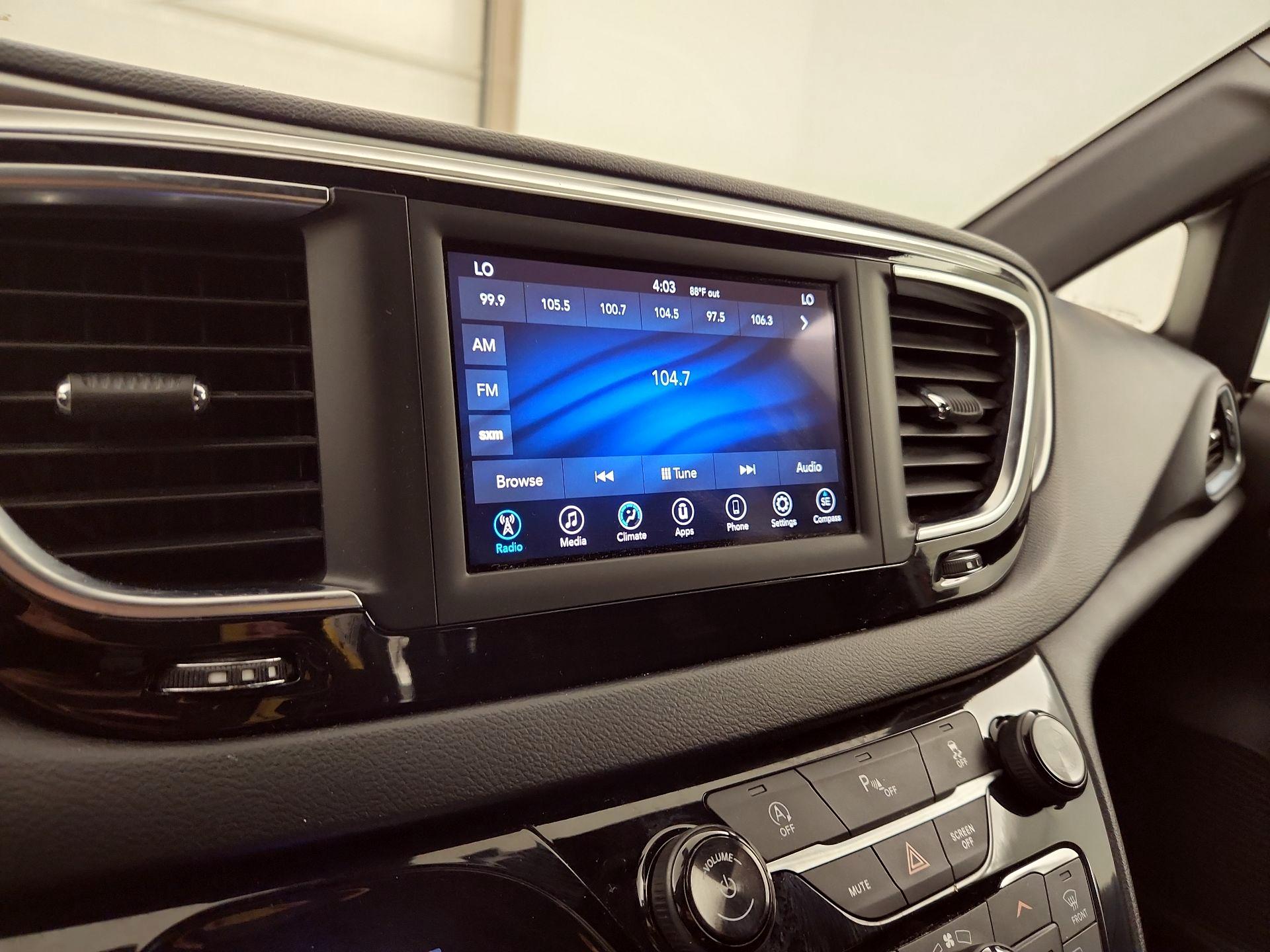 Thumbnail: 2018 Chrysler Pacifica - 15