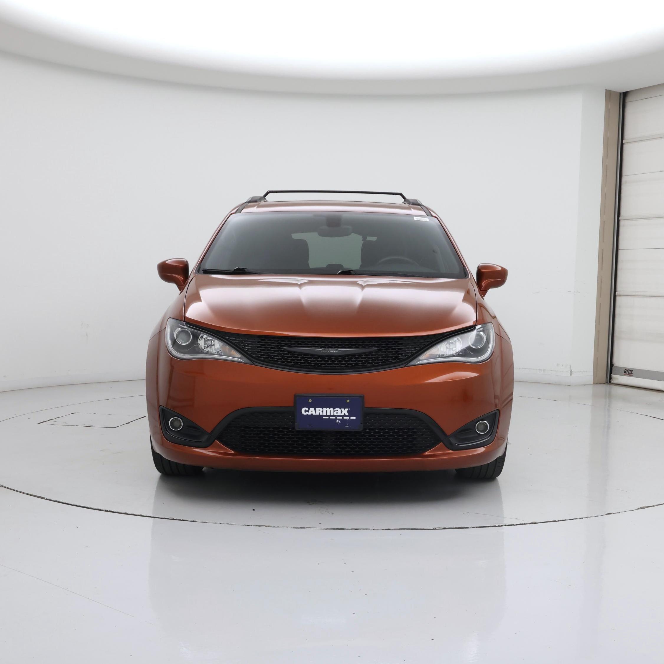 Thumbnail: 2018 Chrysler Pacifica - 5