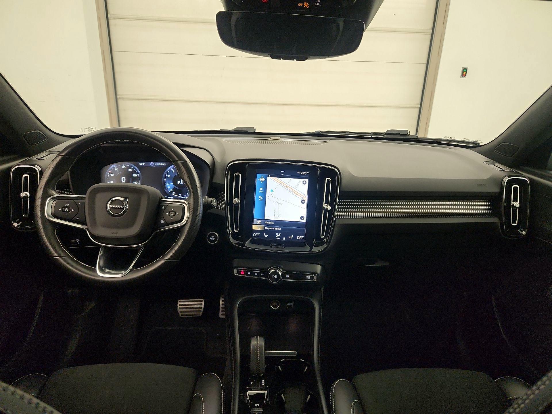 Thumbnail: 2021 Volvo XC40 - 9