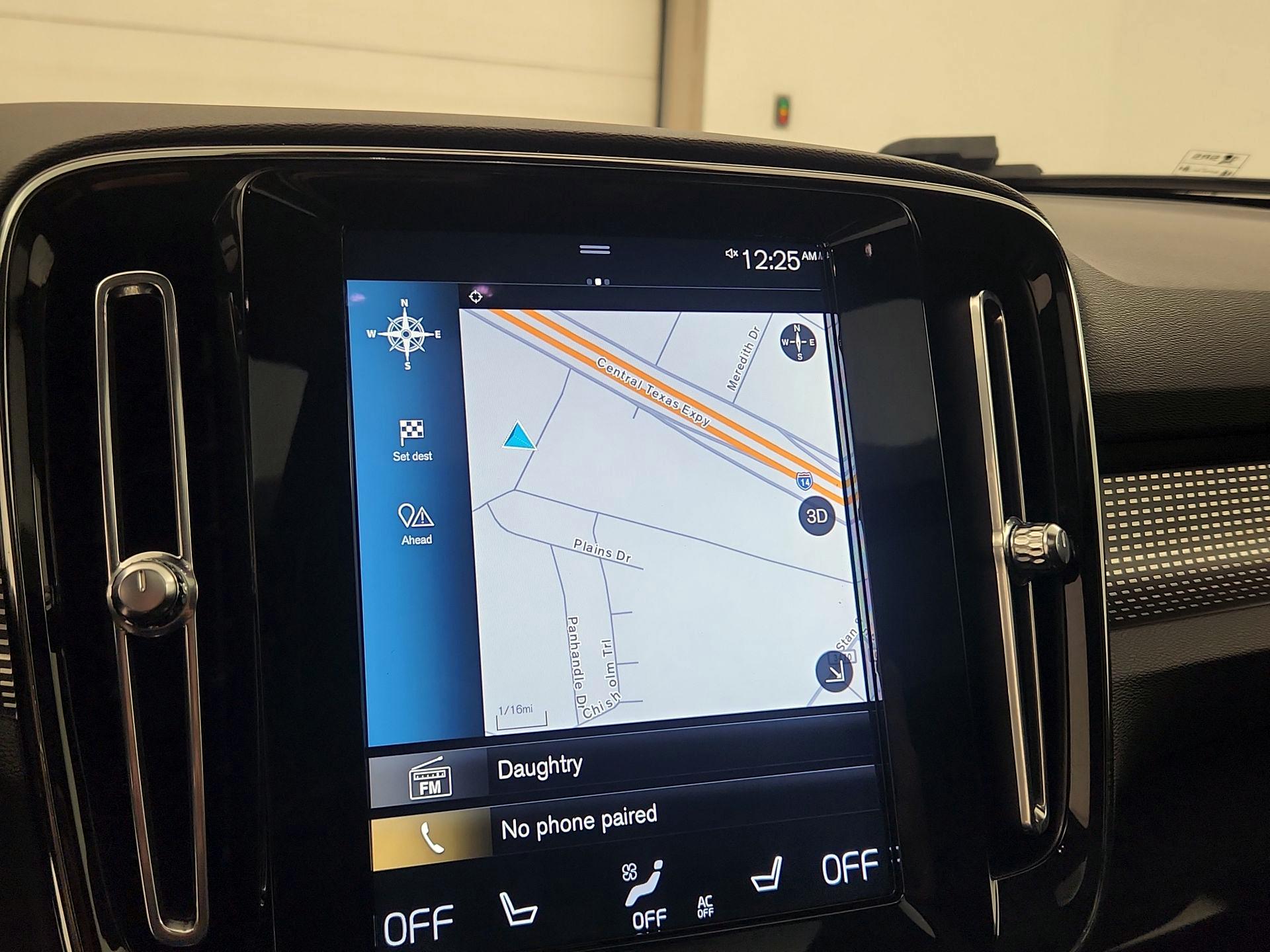 Thumbnail: 2021 Volvo XC40 - 14