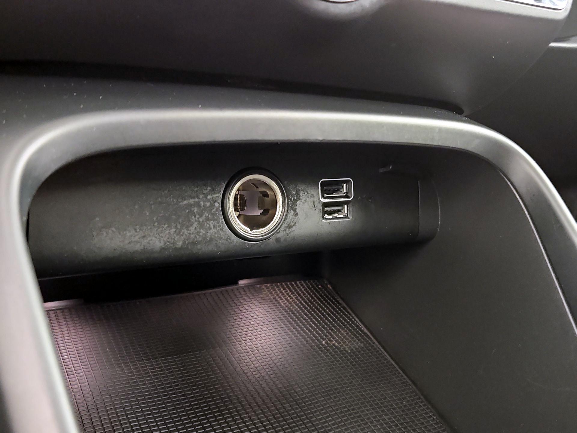 Thumbnail: 2021 Volvo XC40 - 19