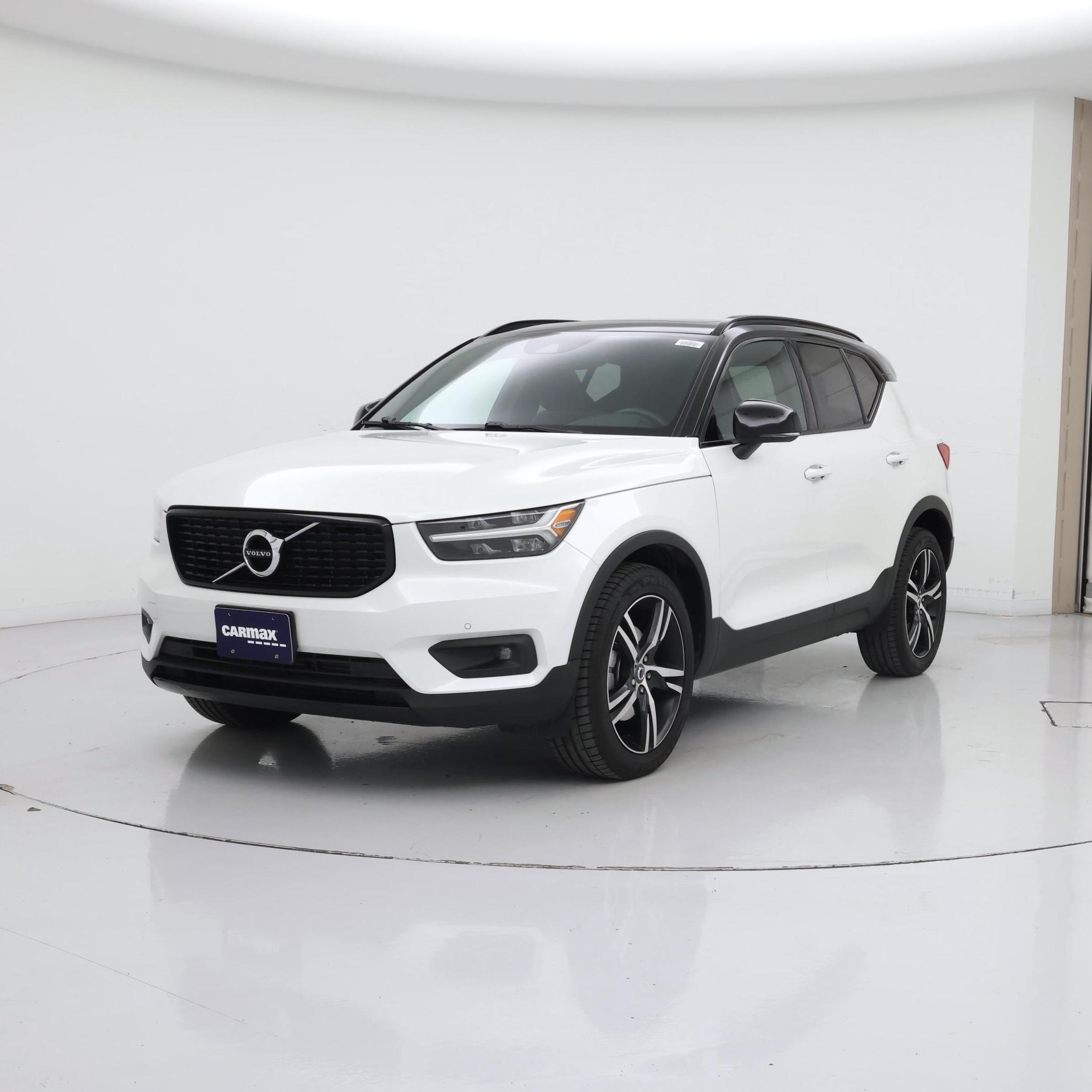 Thumbnail: 2021 Volvo XC40 - 4