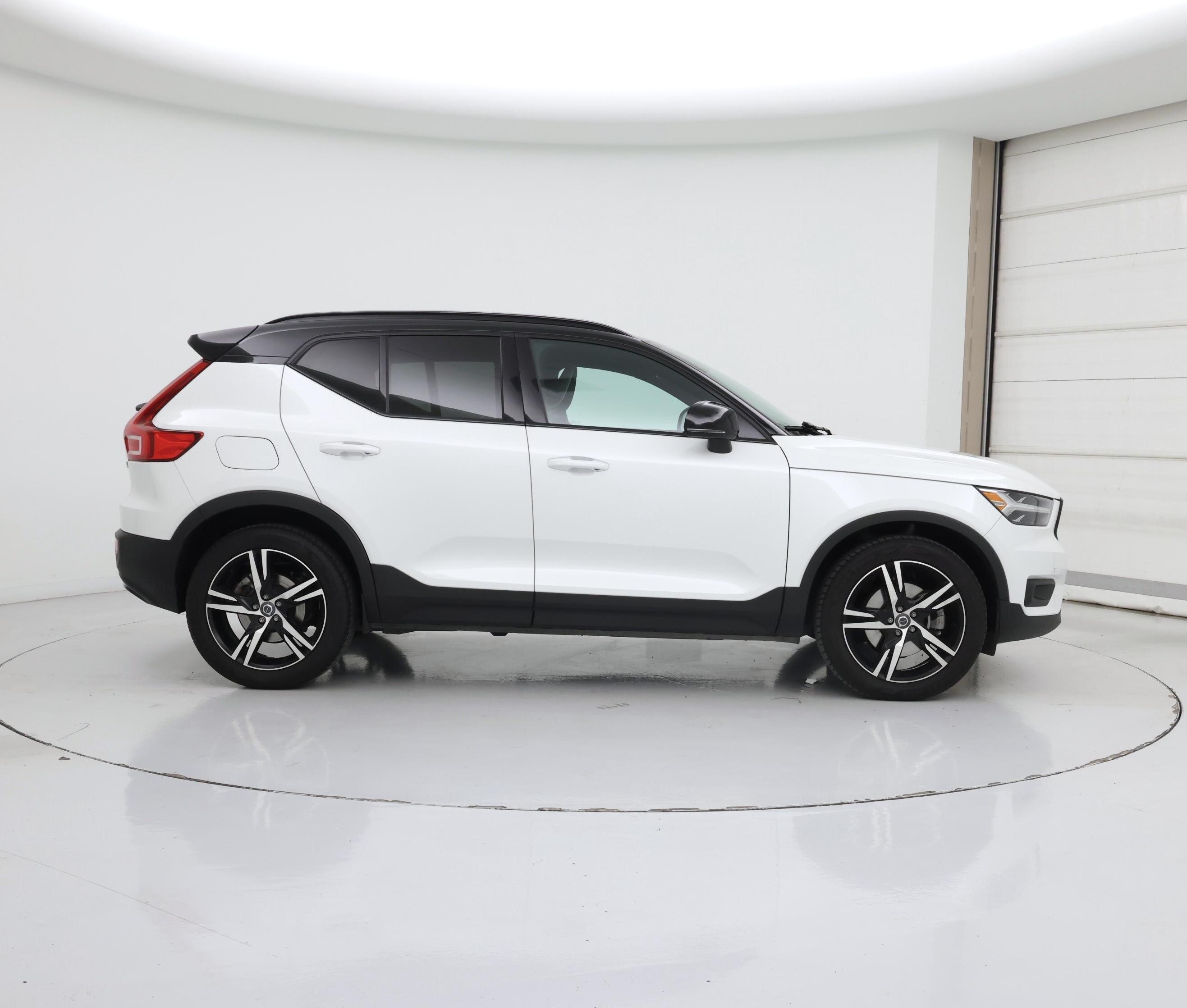 Thumbnail: 2021 Volvo XC40 - 7