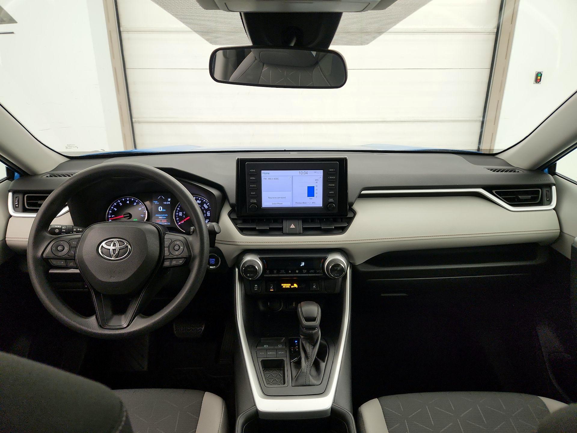 Thumbnail: 2019 Toyota RAV4 - 9