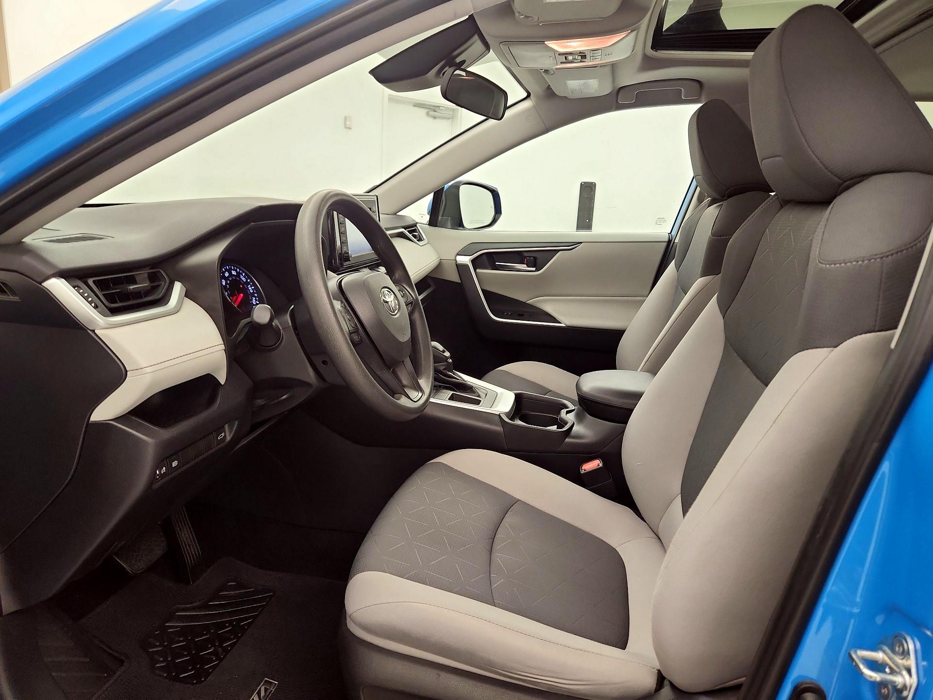 Thumbnail: 2019 Toyota RAV4 - 11