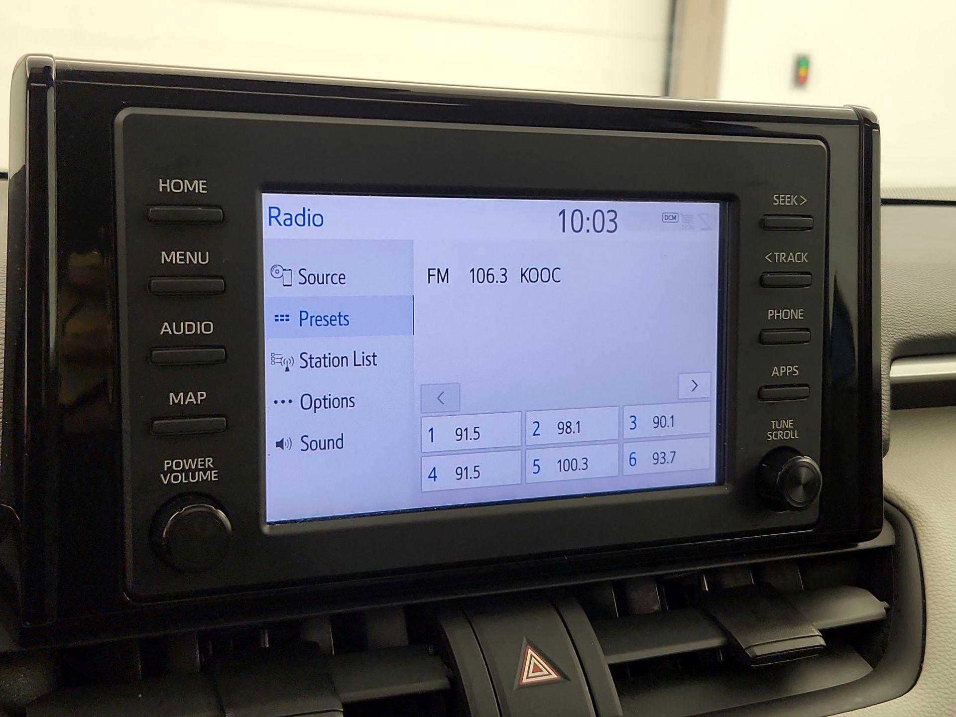 Thumbnail: 2019 Toyota RAV4 - 15